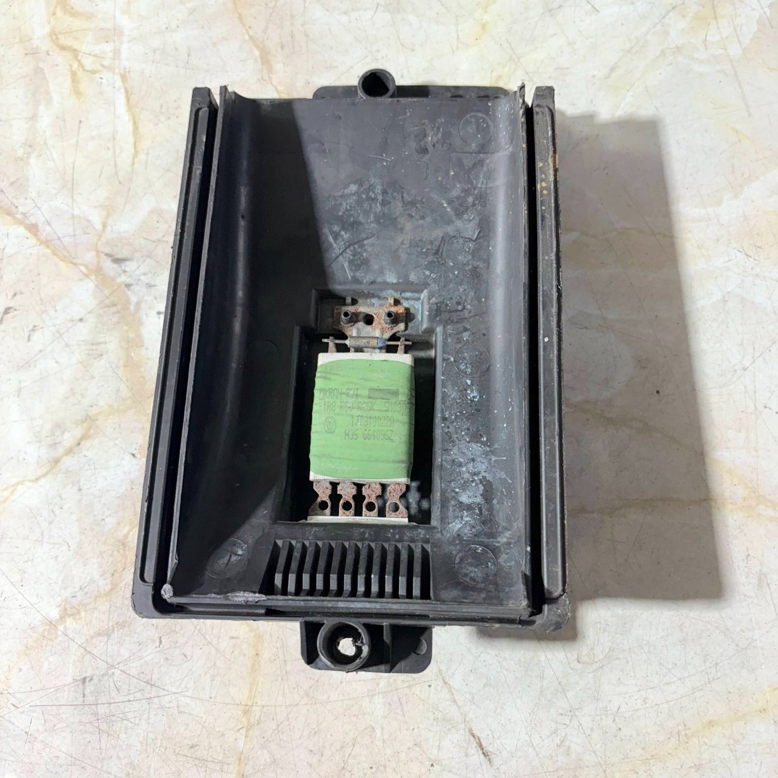 VW Beetle 2006 Heater Blower Motor Fan Resistor