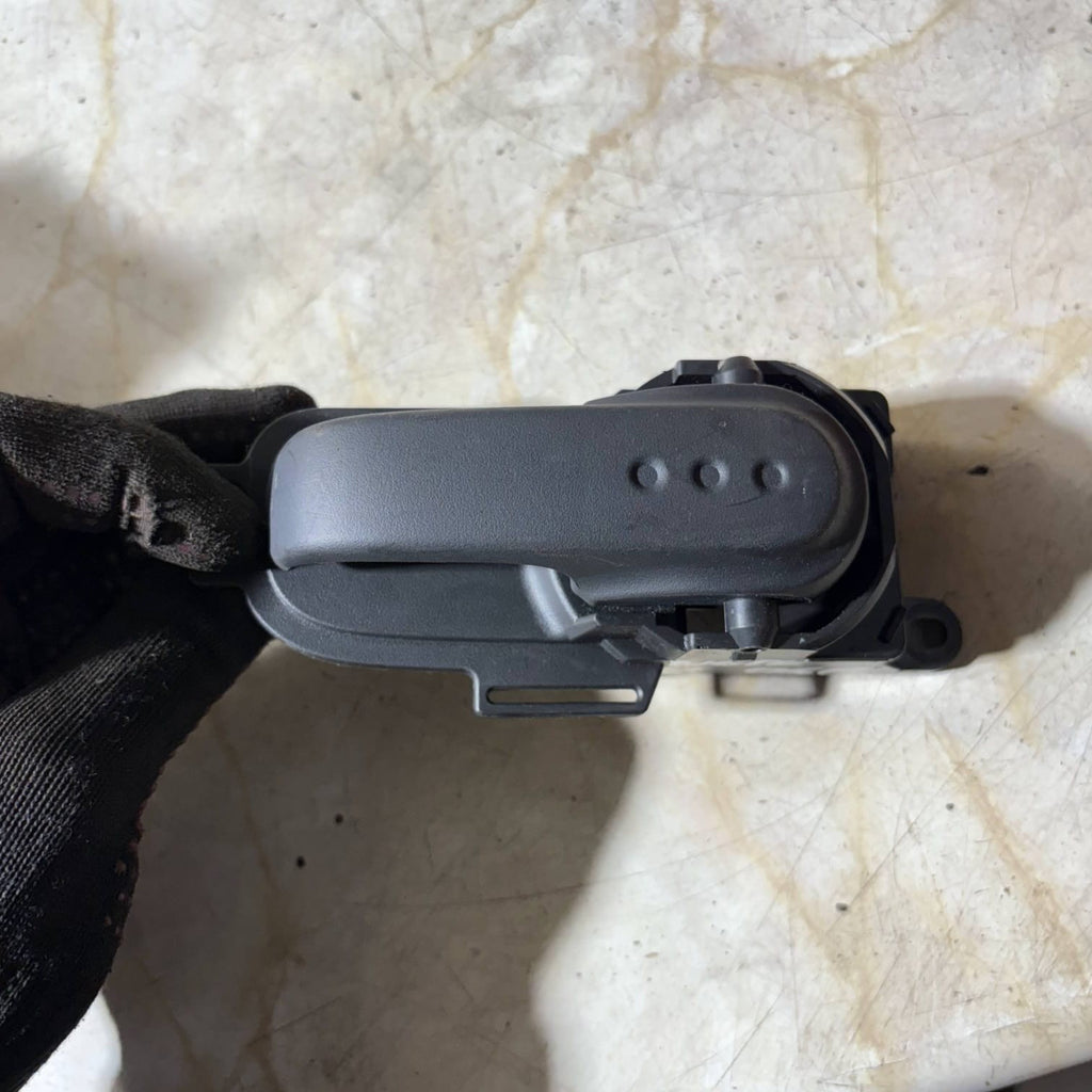 2012 NISSAN MICRA DOOR HANDLE DRIVER REAR SIDE 5010800006 OSR