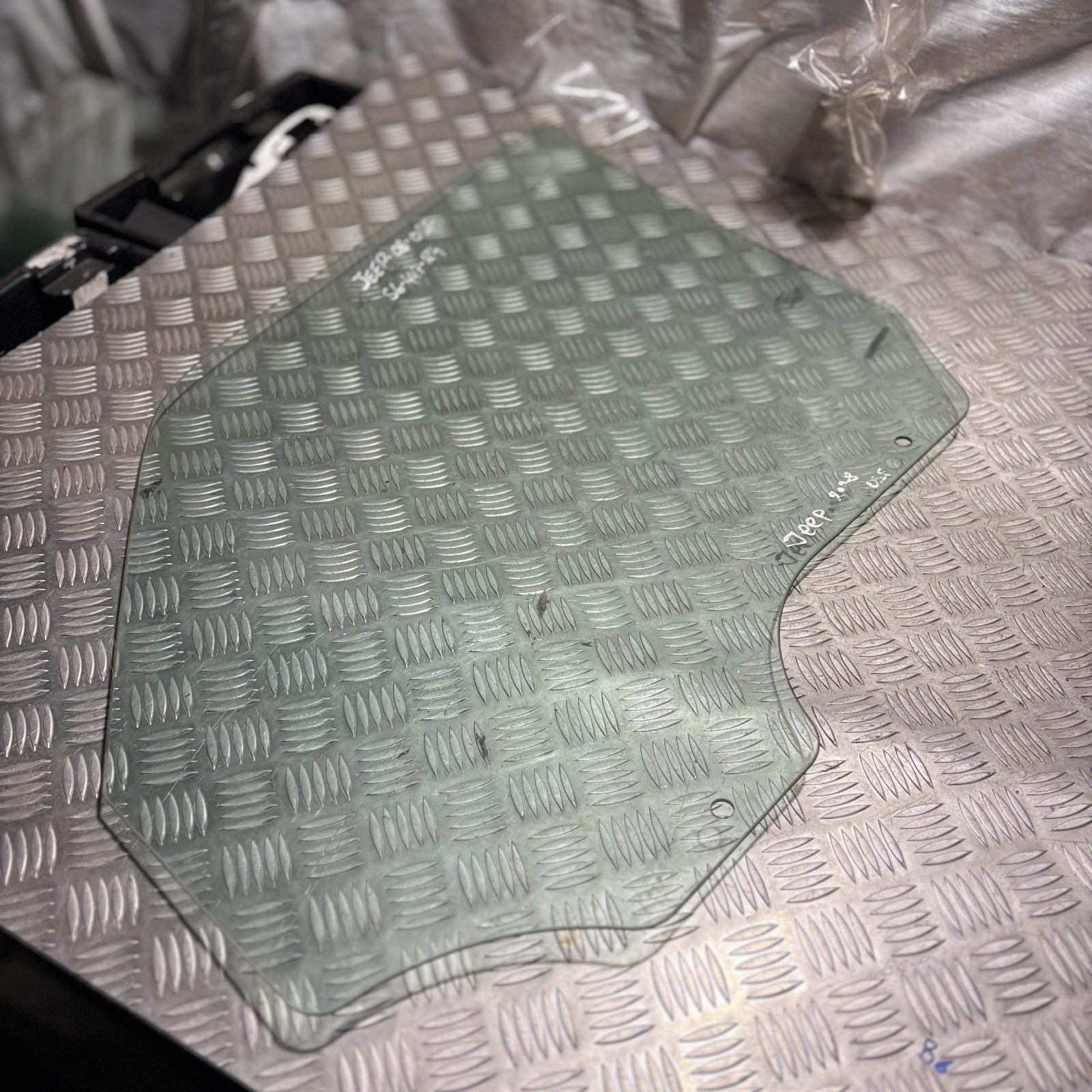 Jeep Patriot Right Driver Offside Front Window Glass 43r-008011 Mk74 2007-2012B