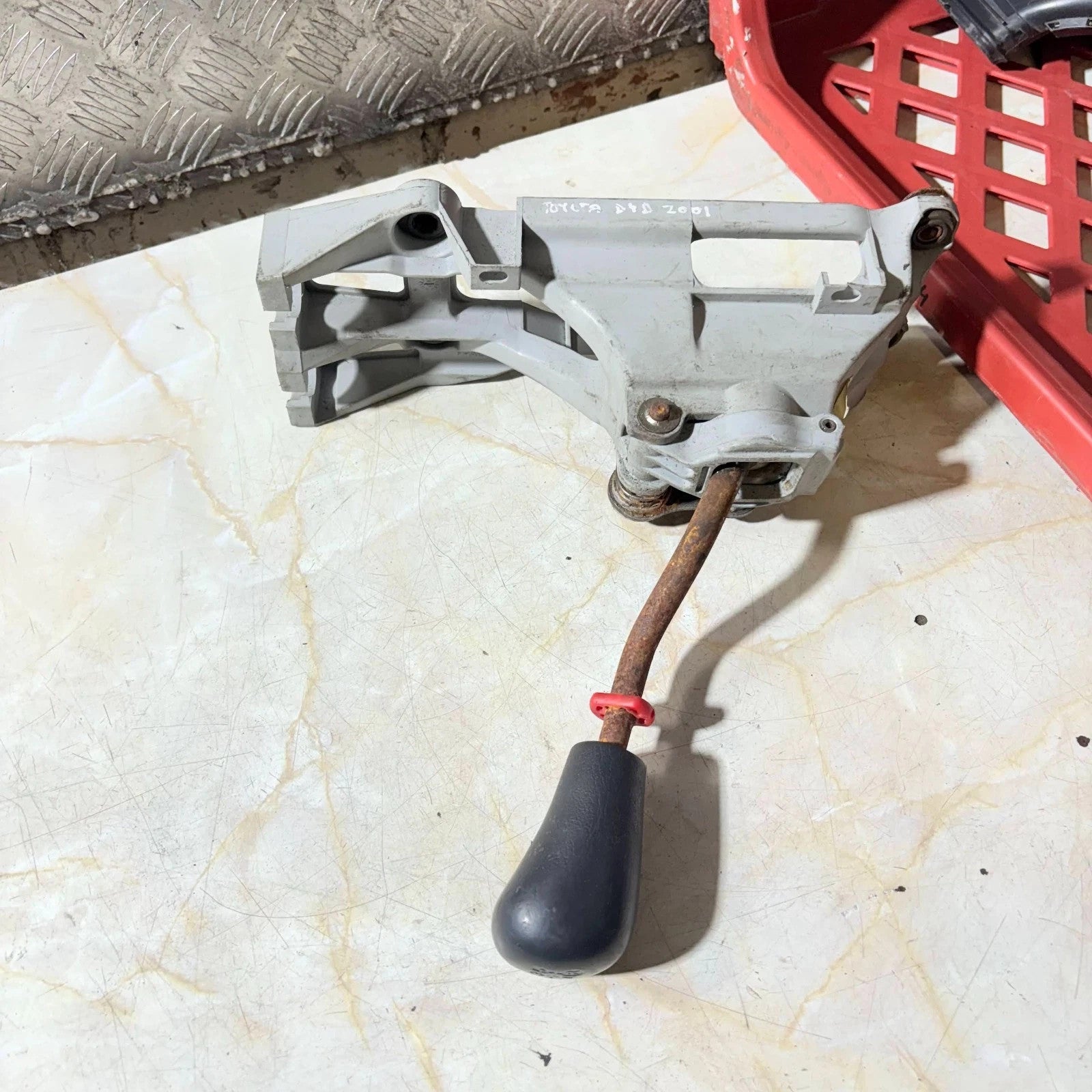 TOYOTA PREVIA 2005 D-4D RHD MANUAL GEAR BOX GEAR SELECTOR GEARSTICK LEVER