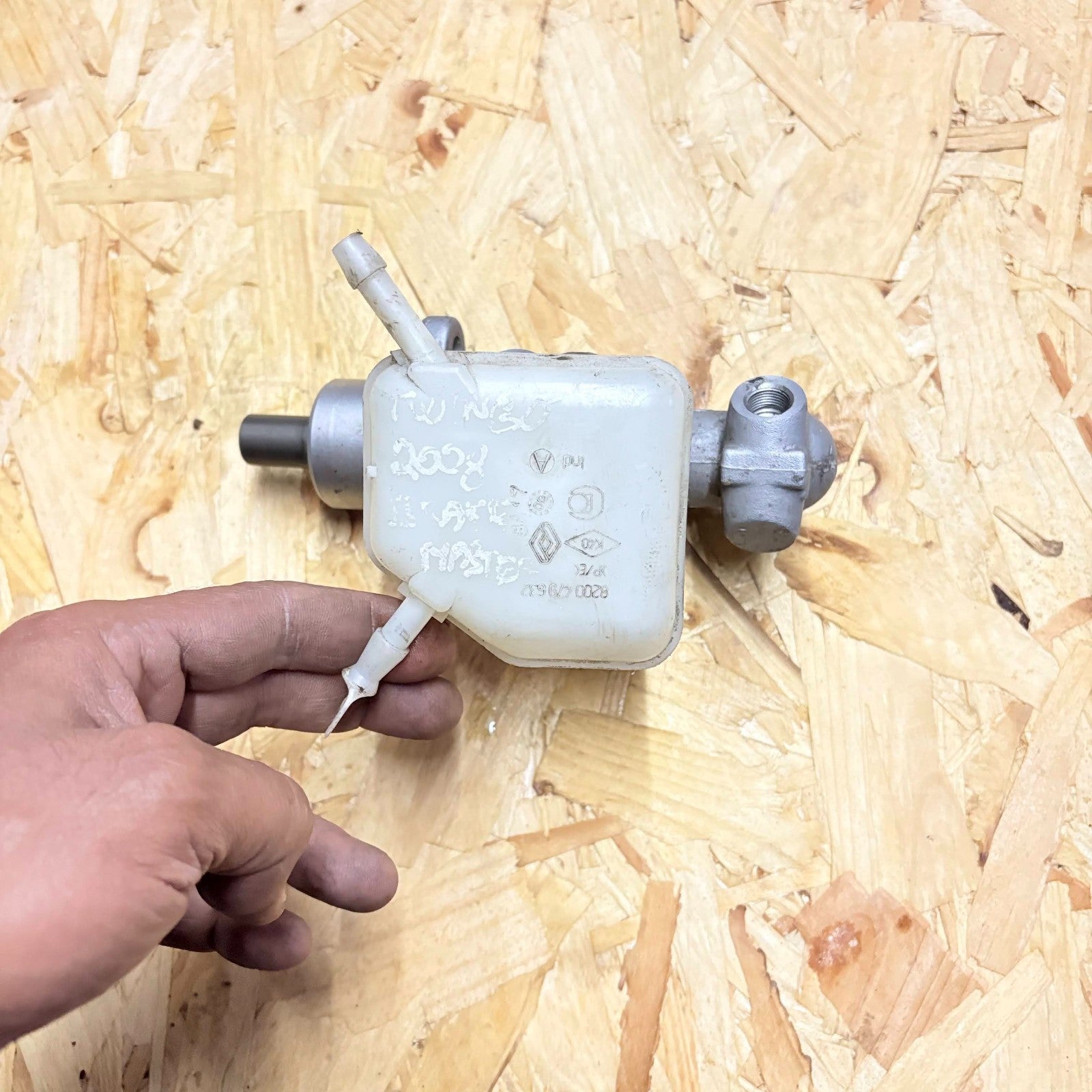 RENAULT TWINGO 2007-2008 BRAKE MASTER CYLINDER 8200479632