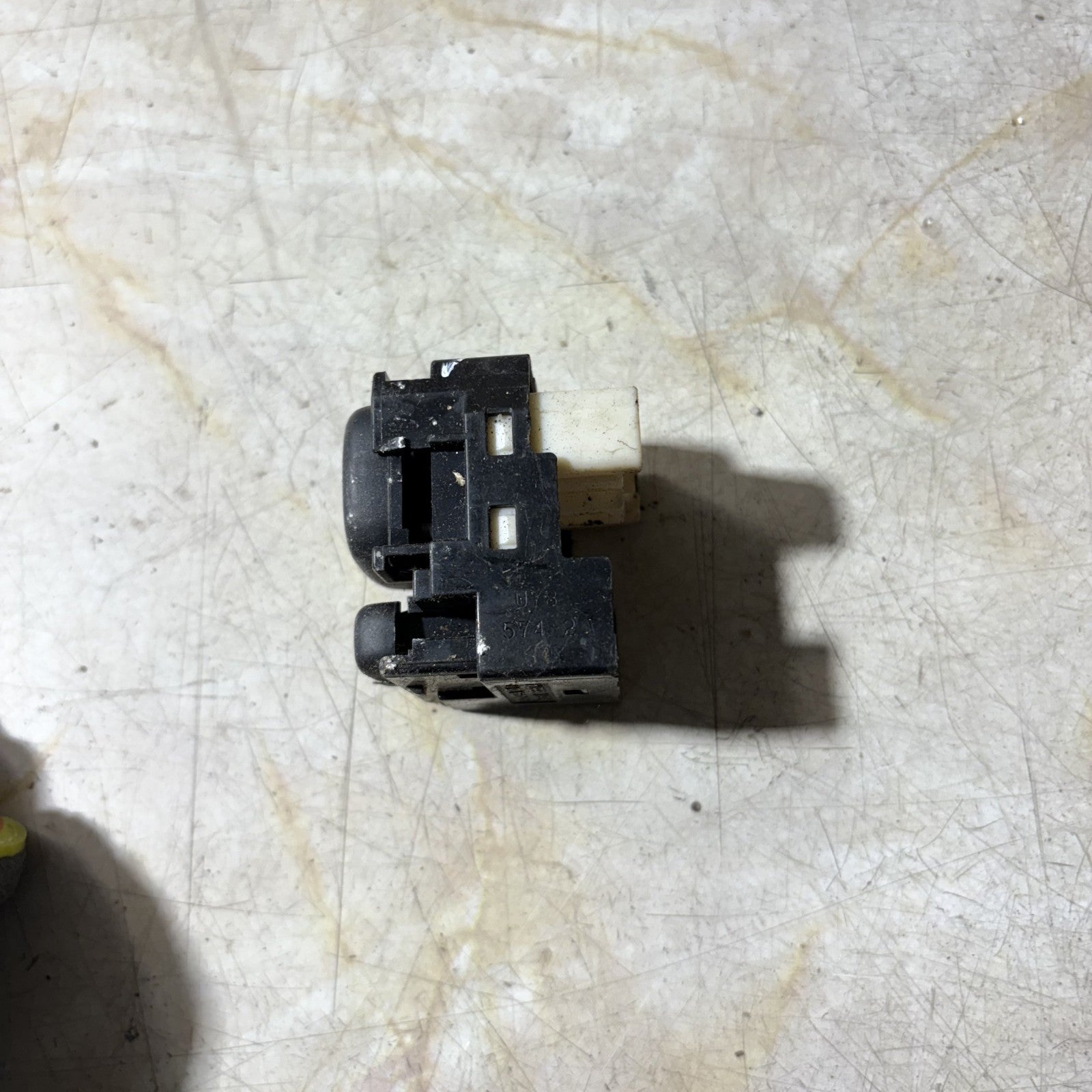 TOYOTA YARIS 2007 WING MIRROR CONTROL SWITCH 183574
