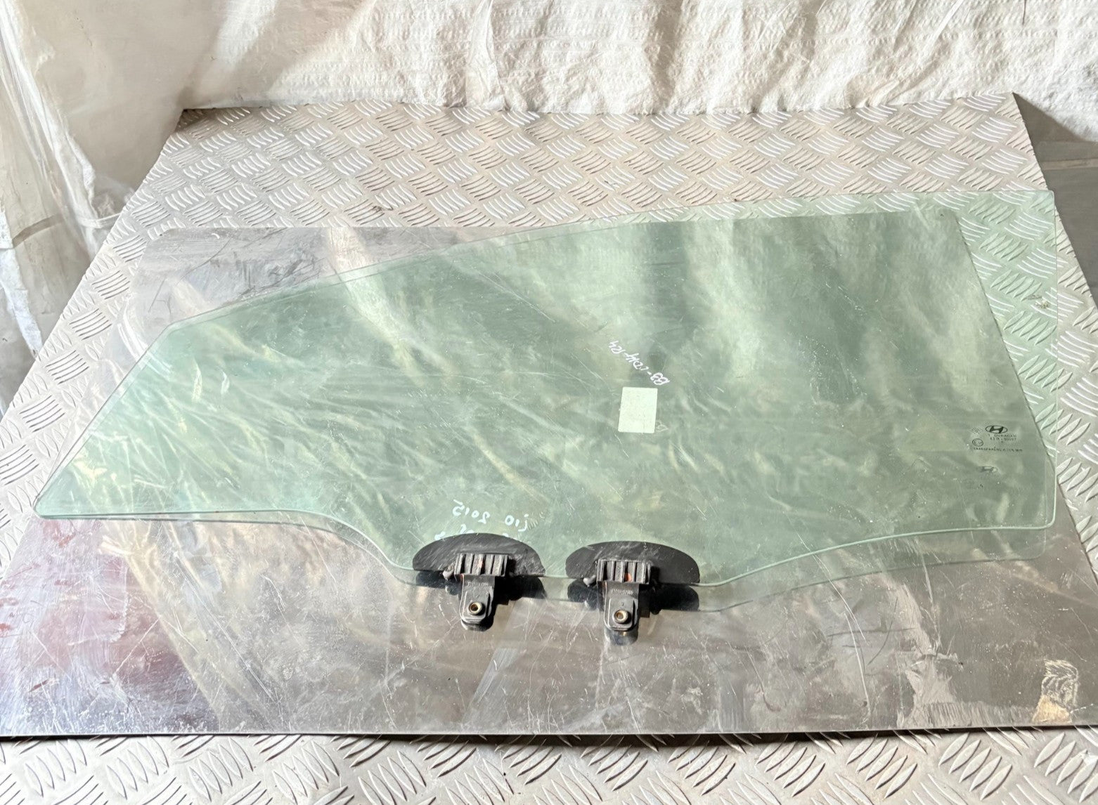 2015 HYUNDAI I10 5 Door Passengers Left Front Door Window Glass