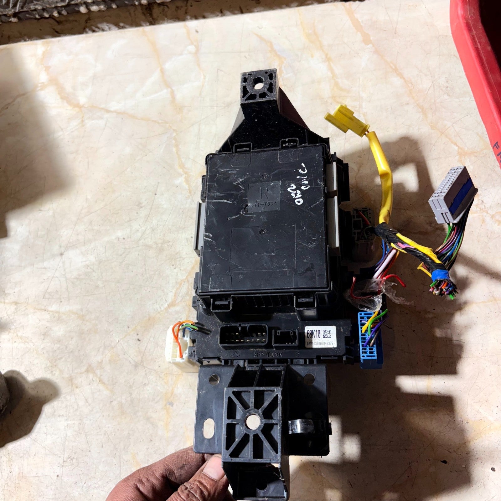Nissan Pixo 2009-2013 FUSE BOX UNDER DASHBOARD 68K10