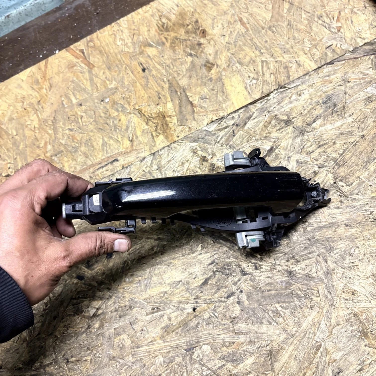 2013 Range Rover Vogue L405 Front Left Door Handle Bracket CK52203A29-TE NSF
