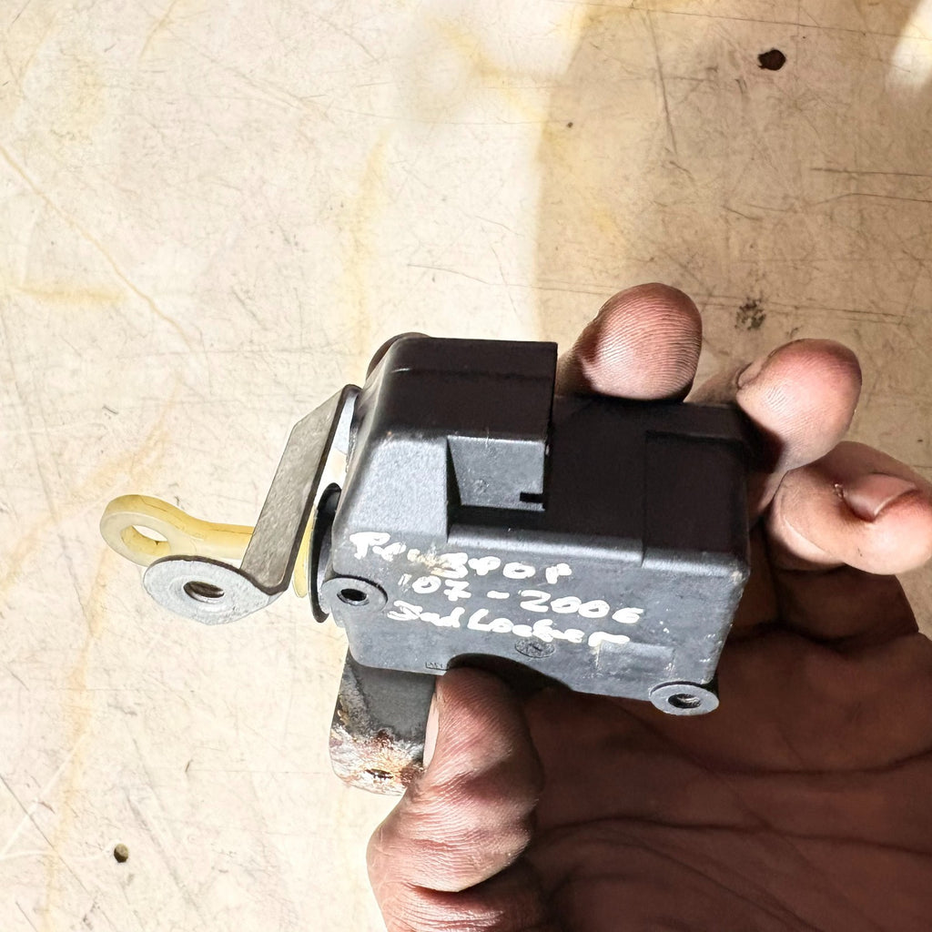 Peugeot 107 5-Door Rear Trunk Lid Actuator Motor 2005-2014