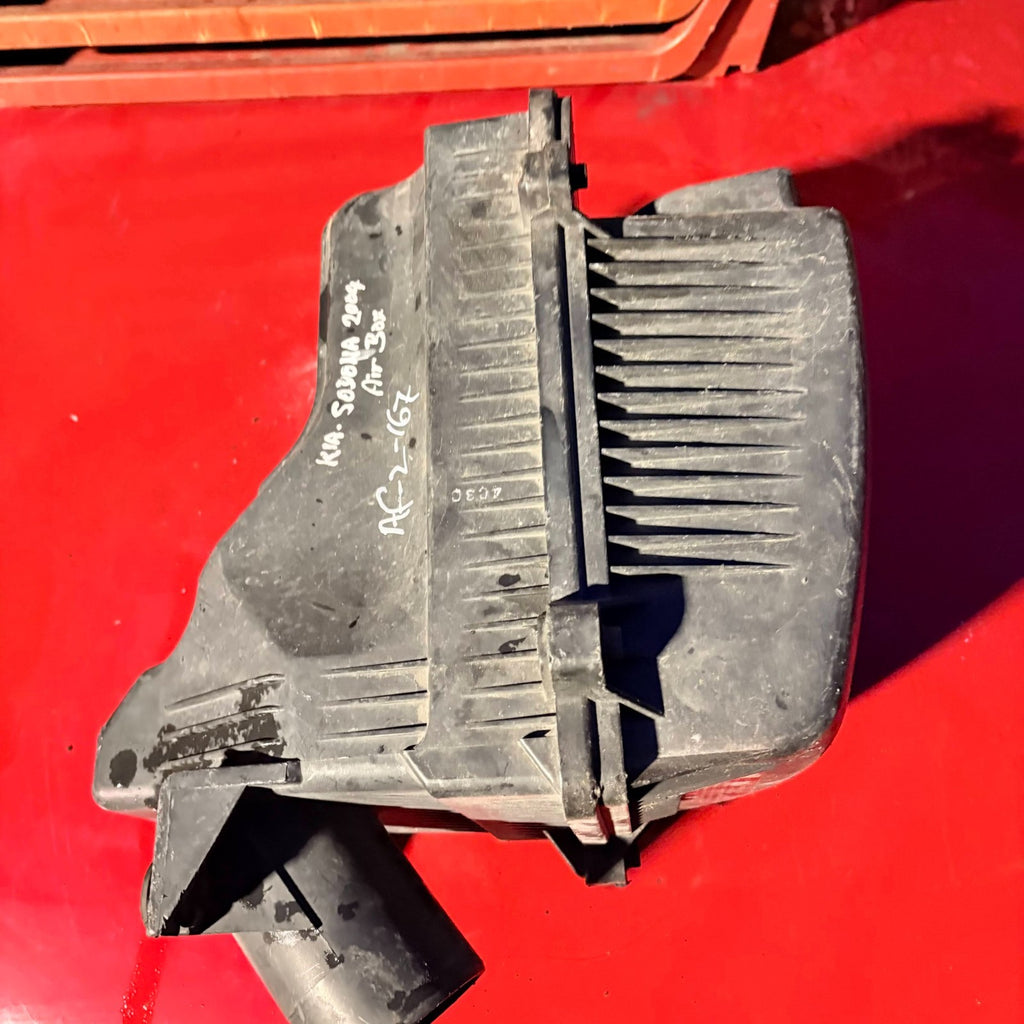 Kia Sedona 2002-2006 Air Filter Box Air Cleaner Housing