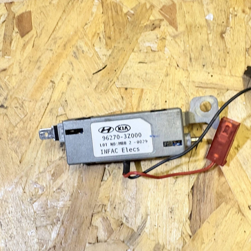 HYUNDAI I40 AERIAL ANTENNA AMPLIFIER MODULE 96270-3Z000