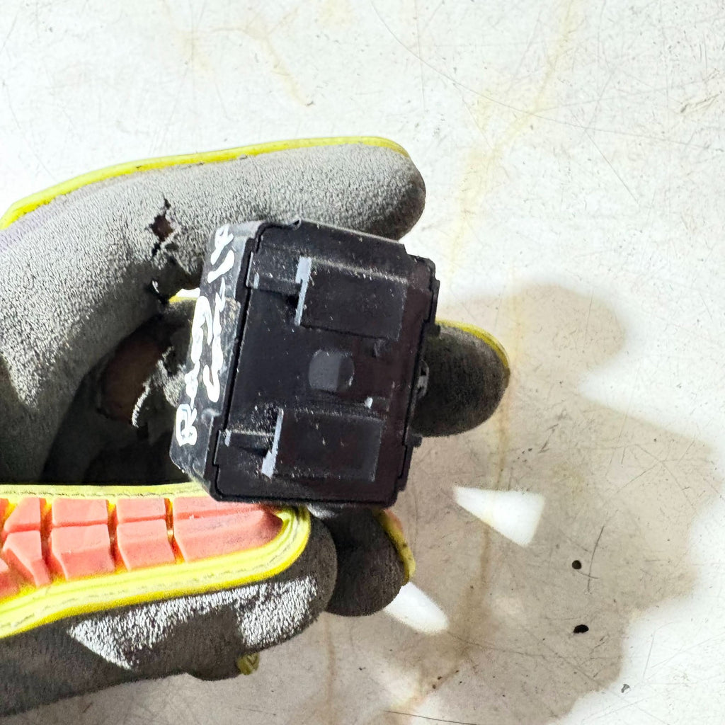 TOYOTA AVENSIS Relay 8665013010