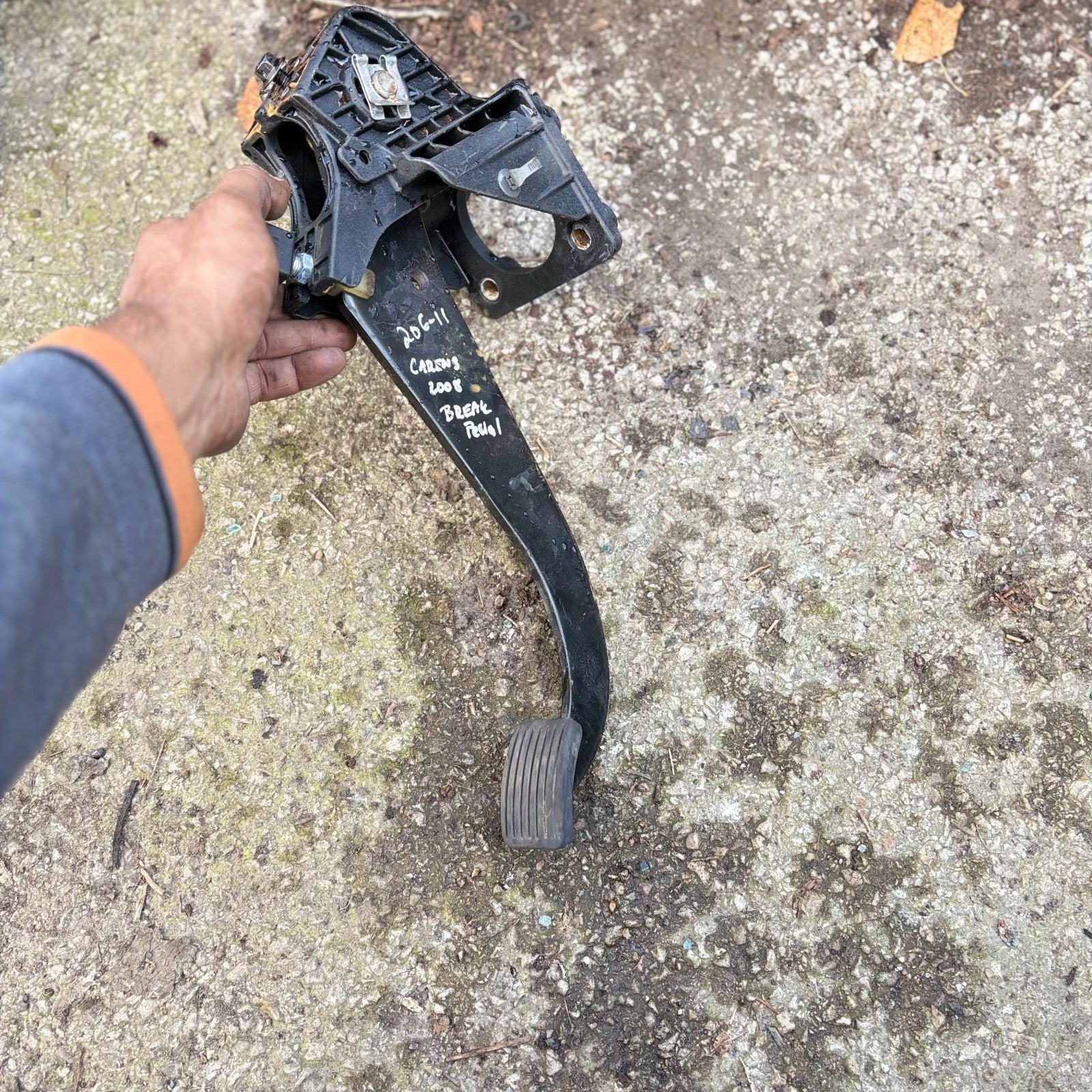 KIA CARENS 2008 Accelerator Pedal