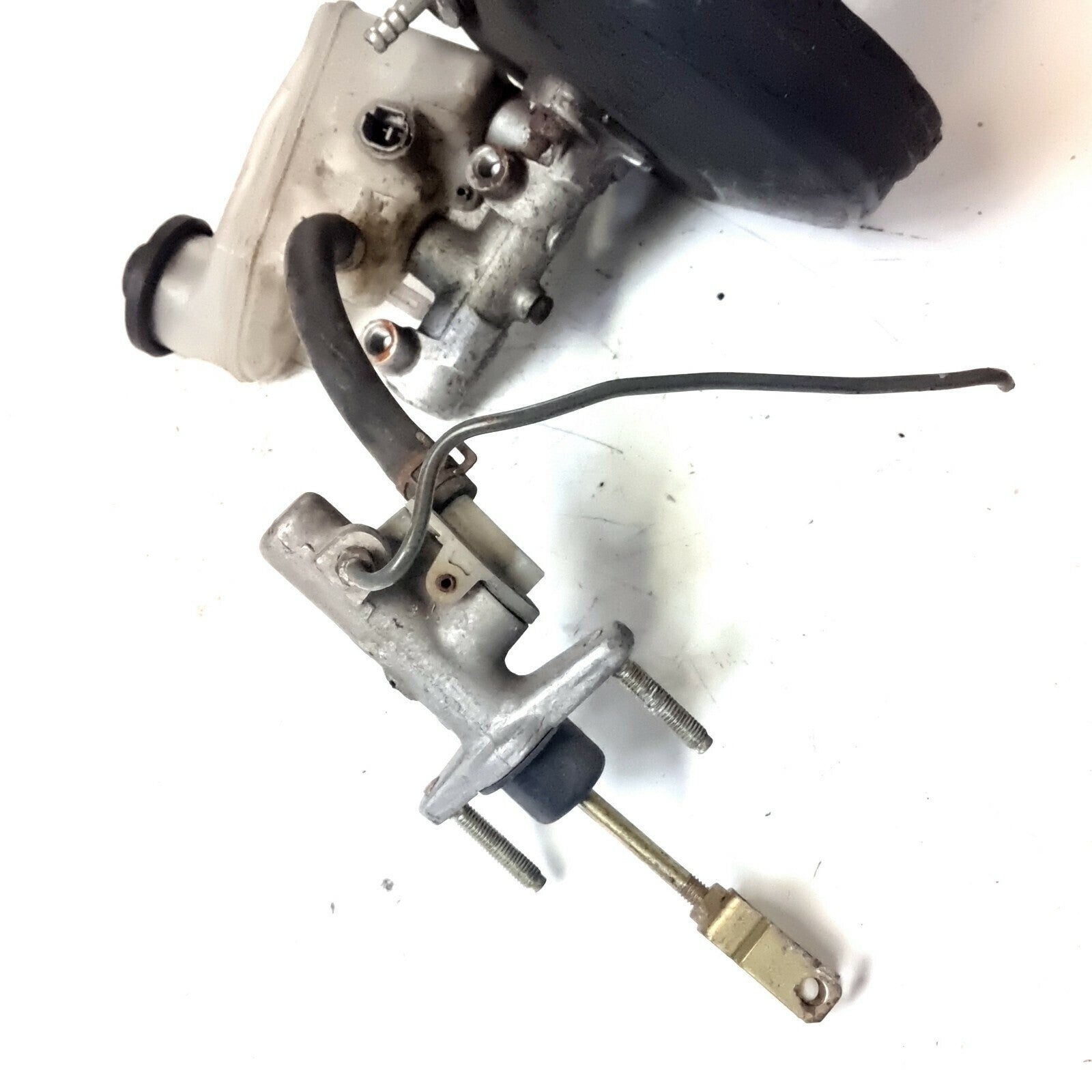 2012-2017 MK3 TOYOTA YARIS 1.3 VVTI SERVO AND MASTER CLYINDER