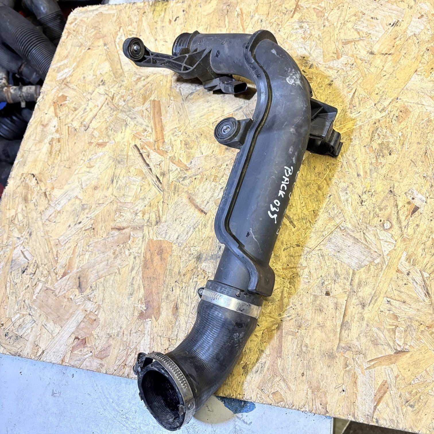 Skoda Superb B6 (3T) 2013 2.0 TDi 125 kW Intercooler Hose Pipe Tube 1K0145770AE