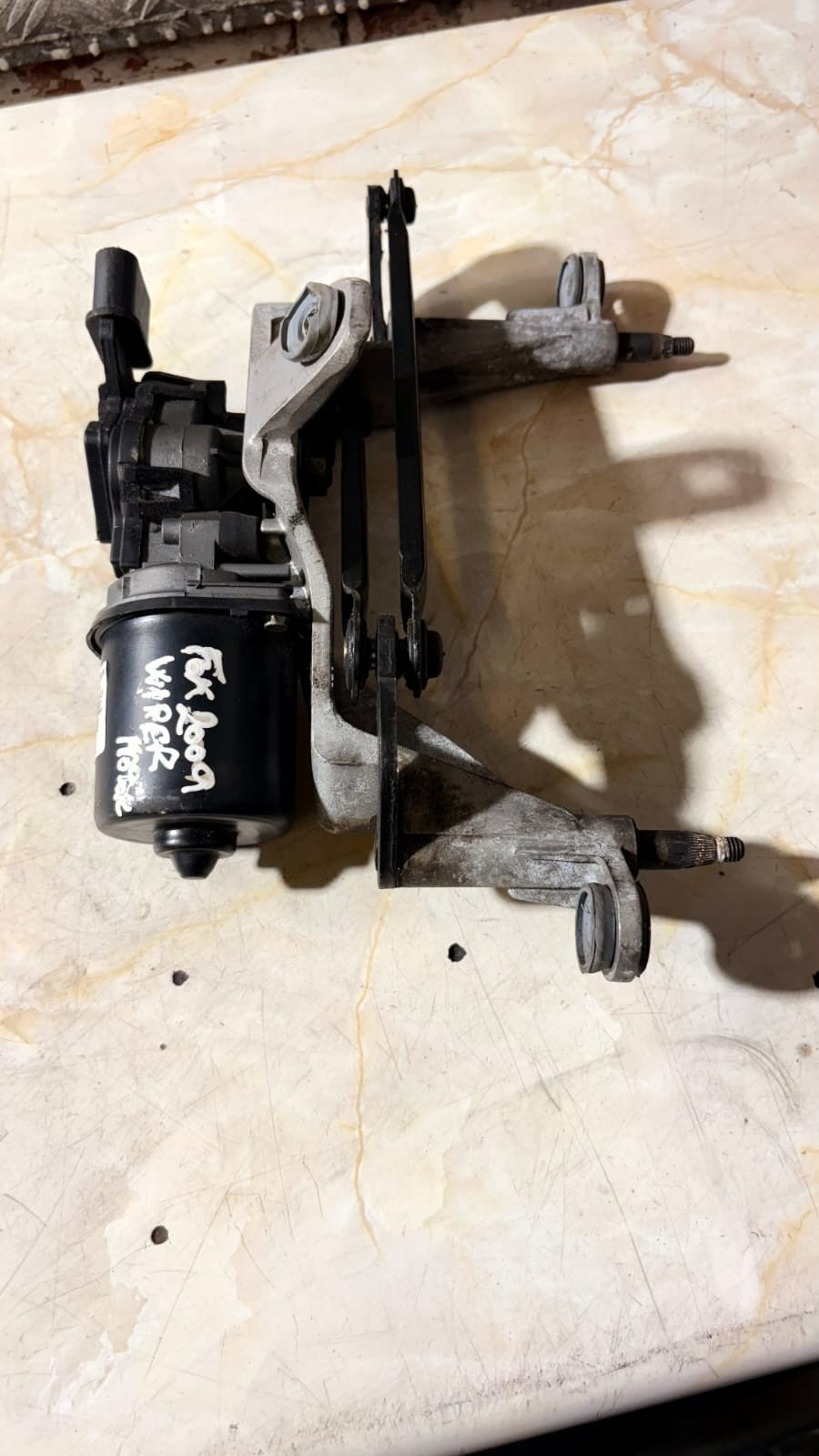 VW FOX FRONT WIPER MOTOR 2009