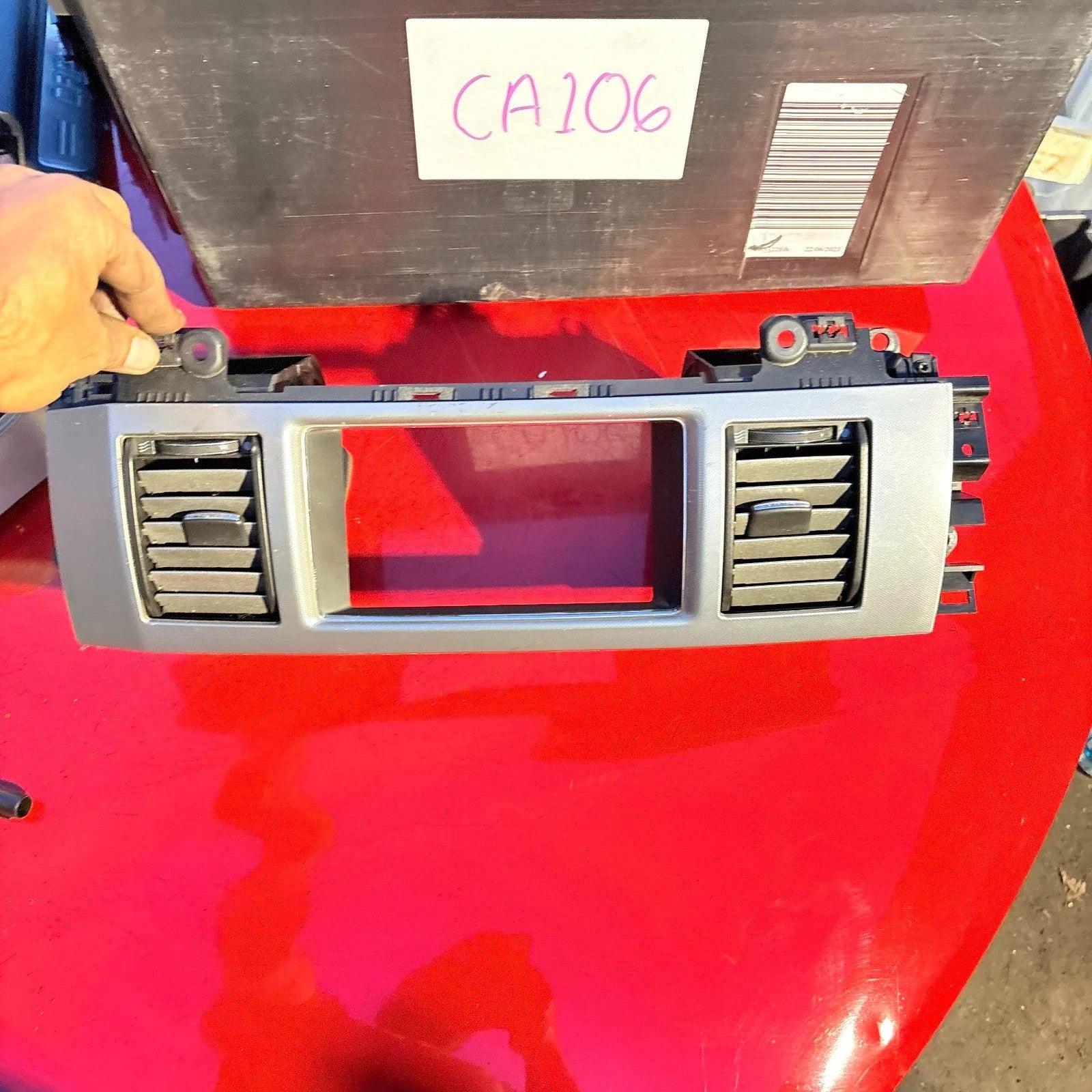 2009 JAGUAR XF FRONT CENTRE DASHBOARD AIRVENT 8X23-19K617-AH