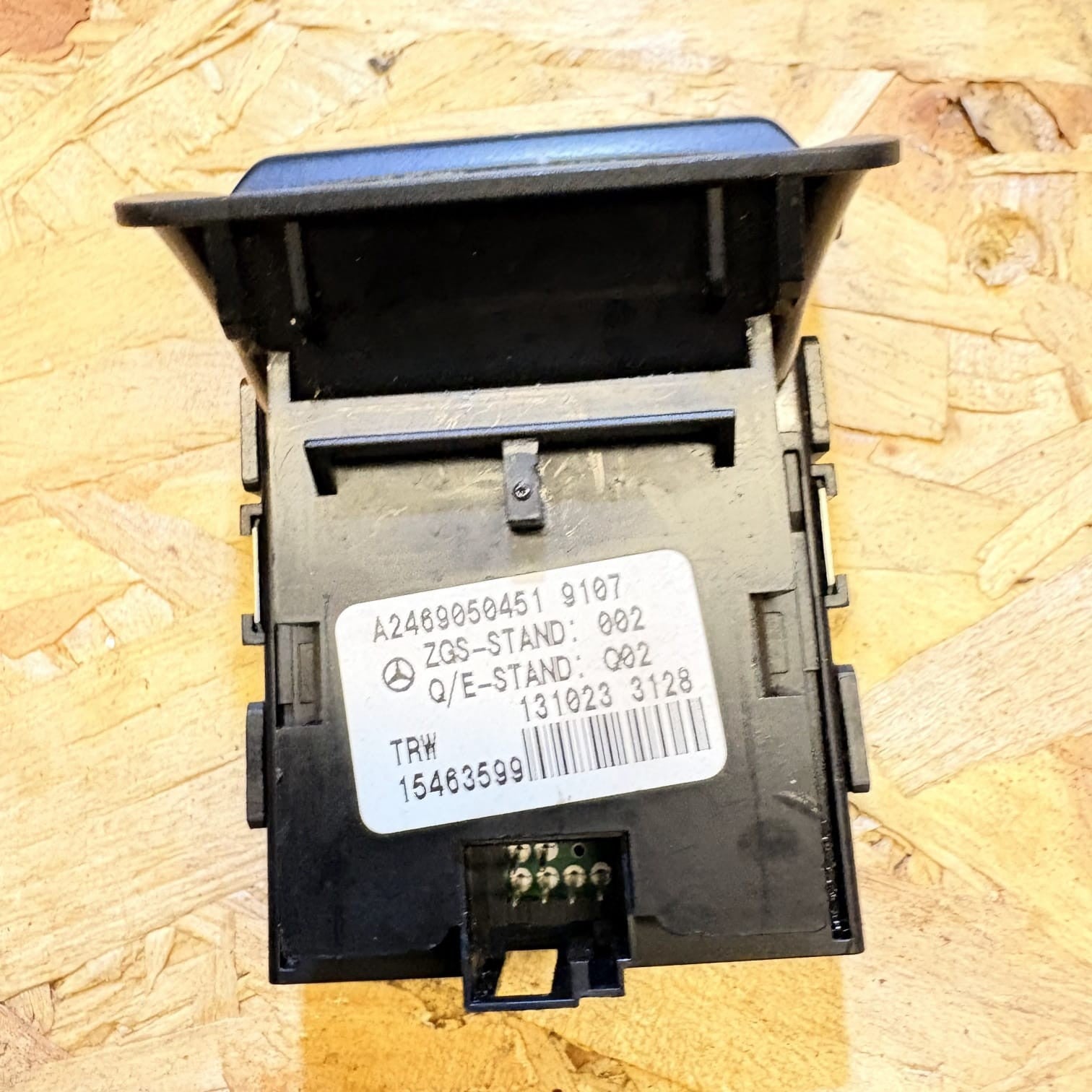 Mercedes W176 2013-2018 GLA Parking Hand Brake Button Switch A2469050451