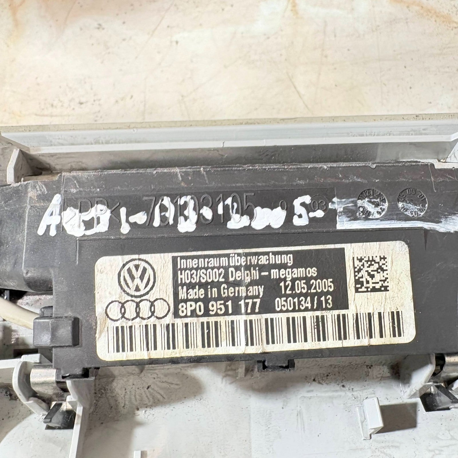 AUDI A3 2005 FRONT AND REAR INTERIOR ROOF LIGHTS 8P0951177 8P0 951 177