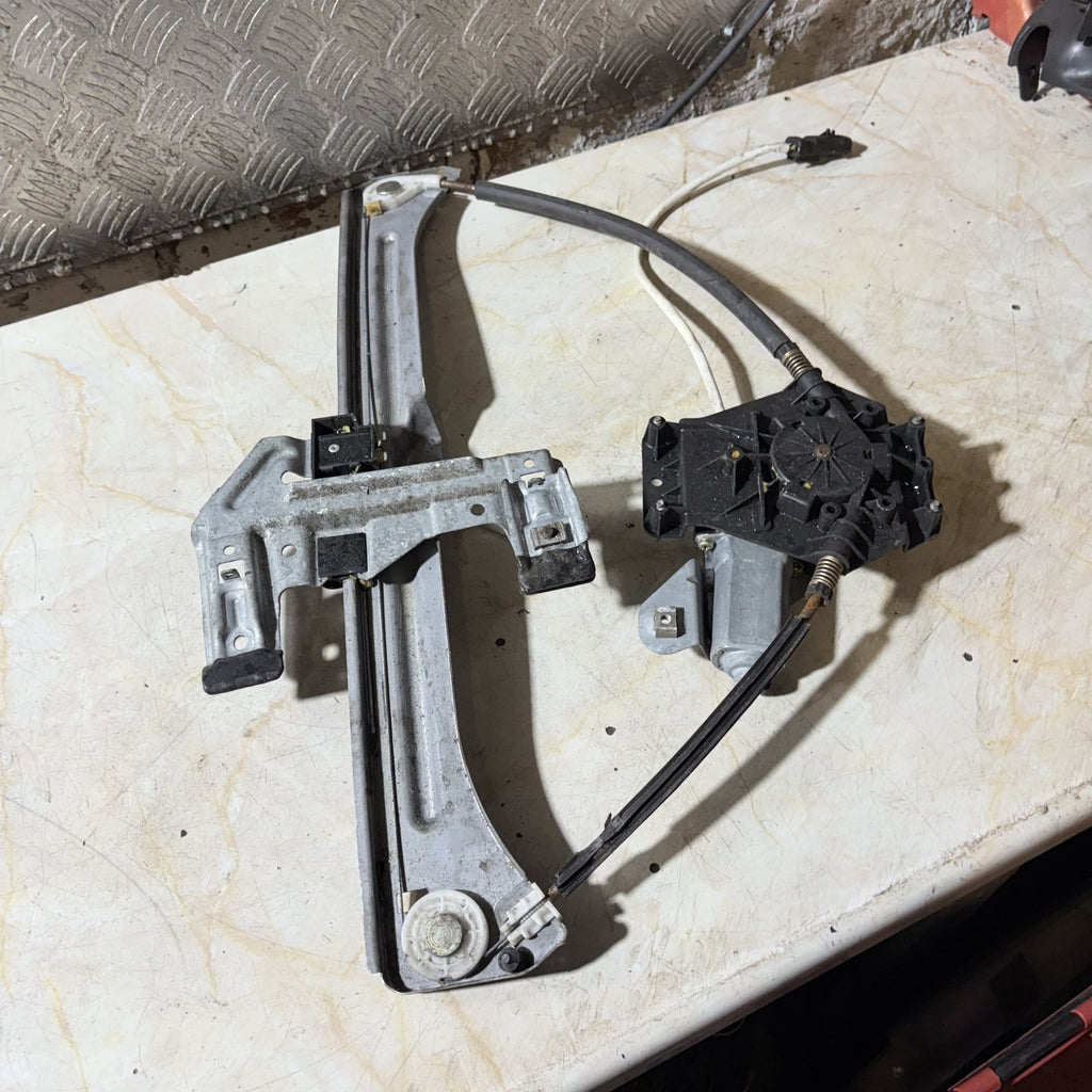 Chrysler 2001-2005 Front Passenger Nearside Door Window Regulator