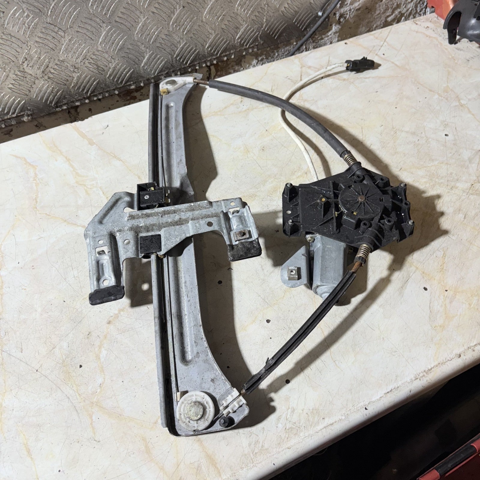 Chrysler 2001-2005 Front Passenger Nearside Door Window Regulator