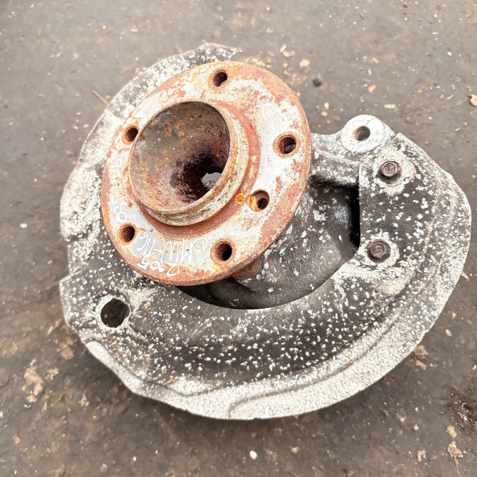 BMW 2005 DRIVER SIDE FRONT HUB WHEEL BEARING