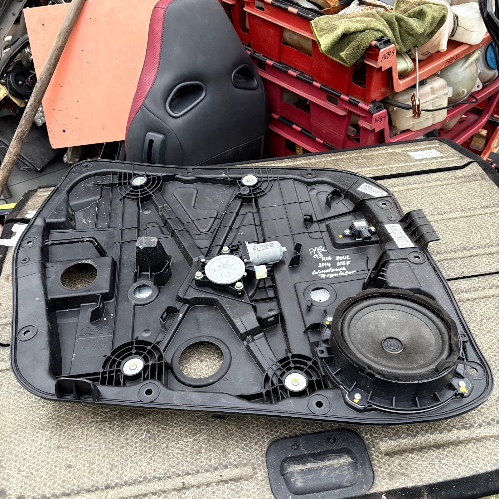 KIA SOUL MK2 2014-2019 FRONT LEFT WINDOW REGULATOR MOTOR 82470-B2080 82450-B2000
