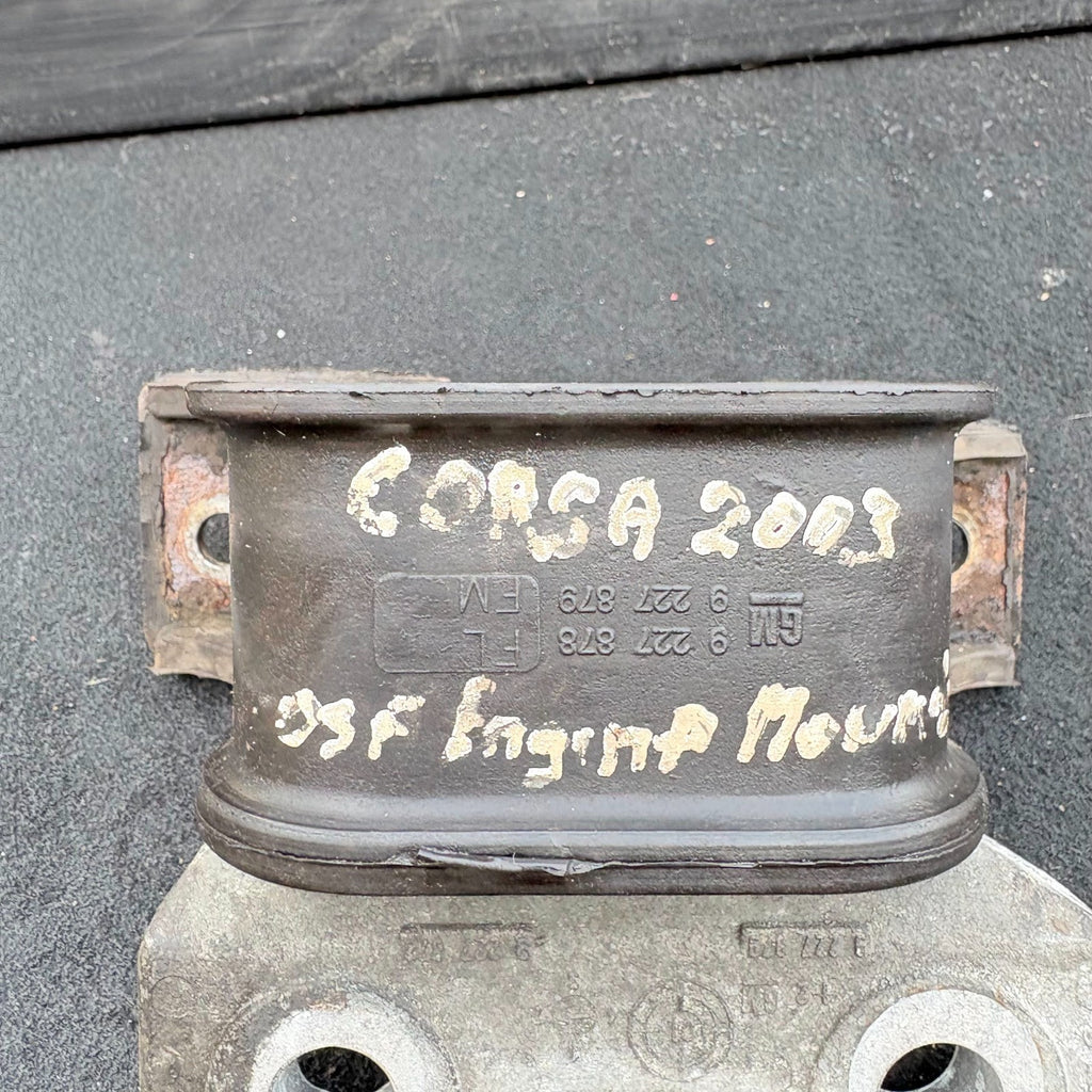 2003 VAUXHALL CORSA DRIVER SIDE LEFT Front Engine Mount 9 227 878