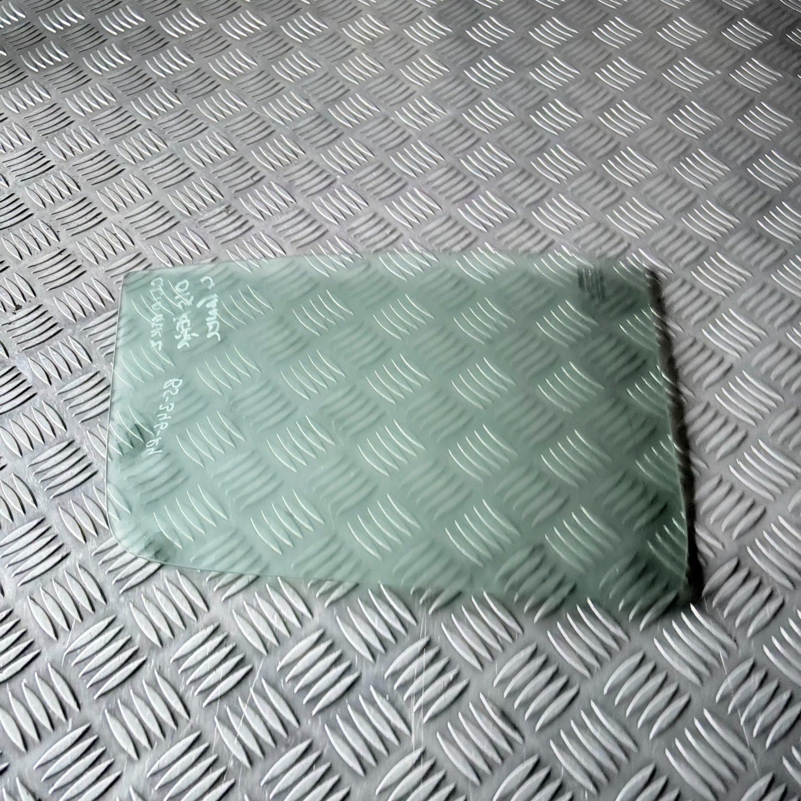 Renault Clio MK2 Right Rear Driver Offside Door Window Glass 5 Door