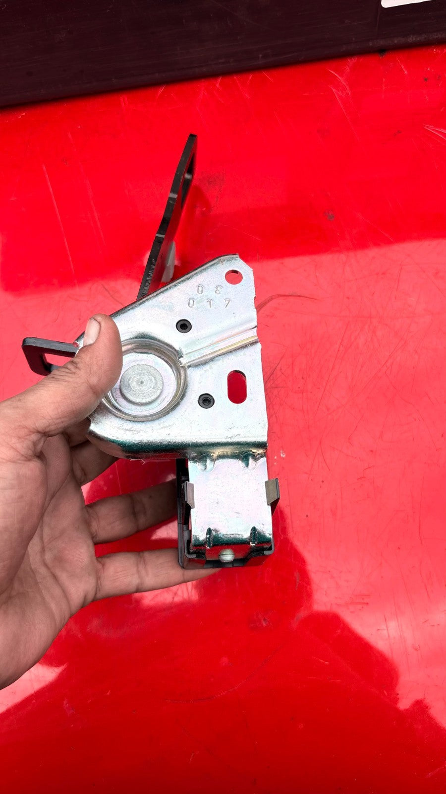 MINI 2014-2024 DRIVER SIDE REAR CARGO ADJUSTERS 7317712