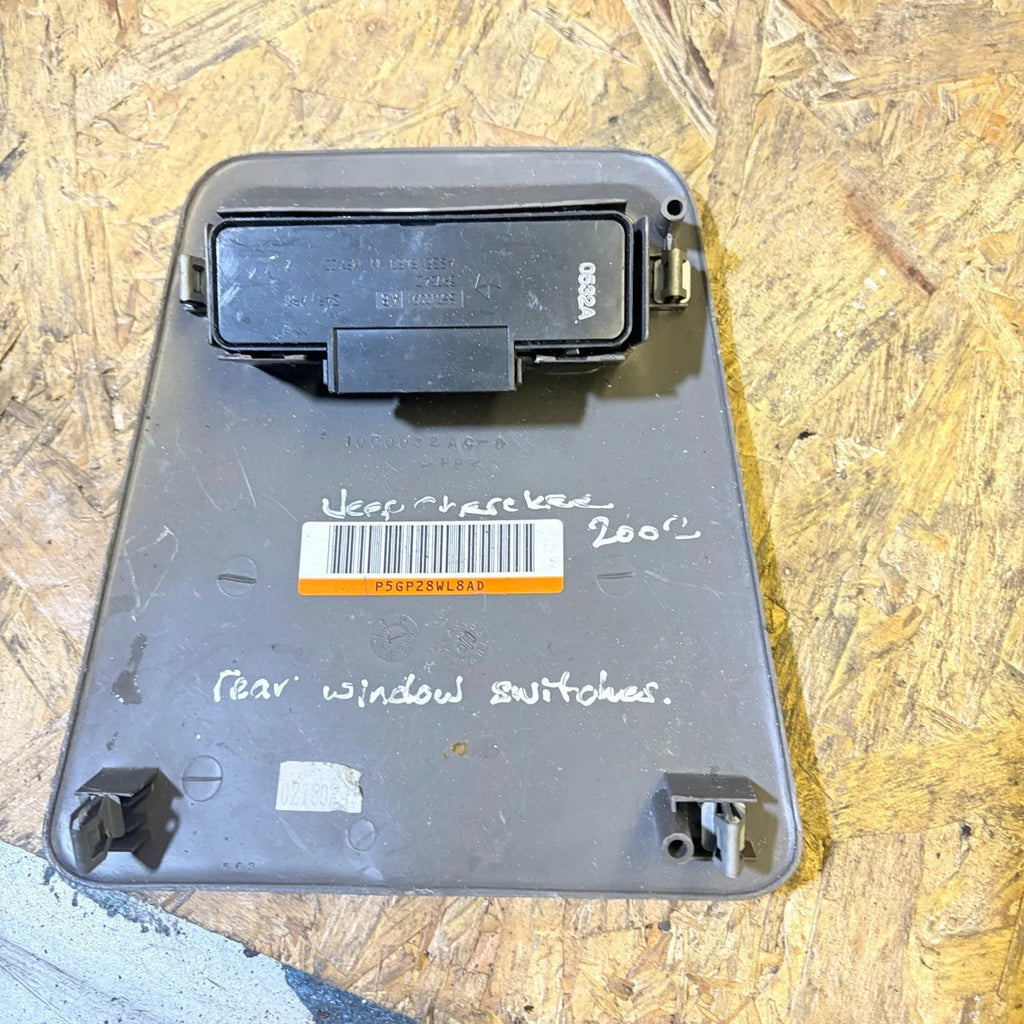 2002-2007 Jeep Cherokee/Liberty KJ Rear Window Switch Panel 1000032AC 56010091AB