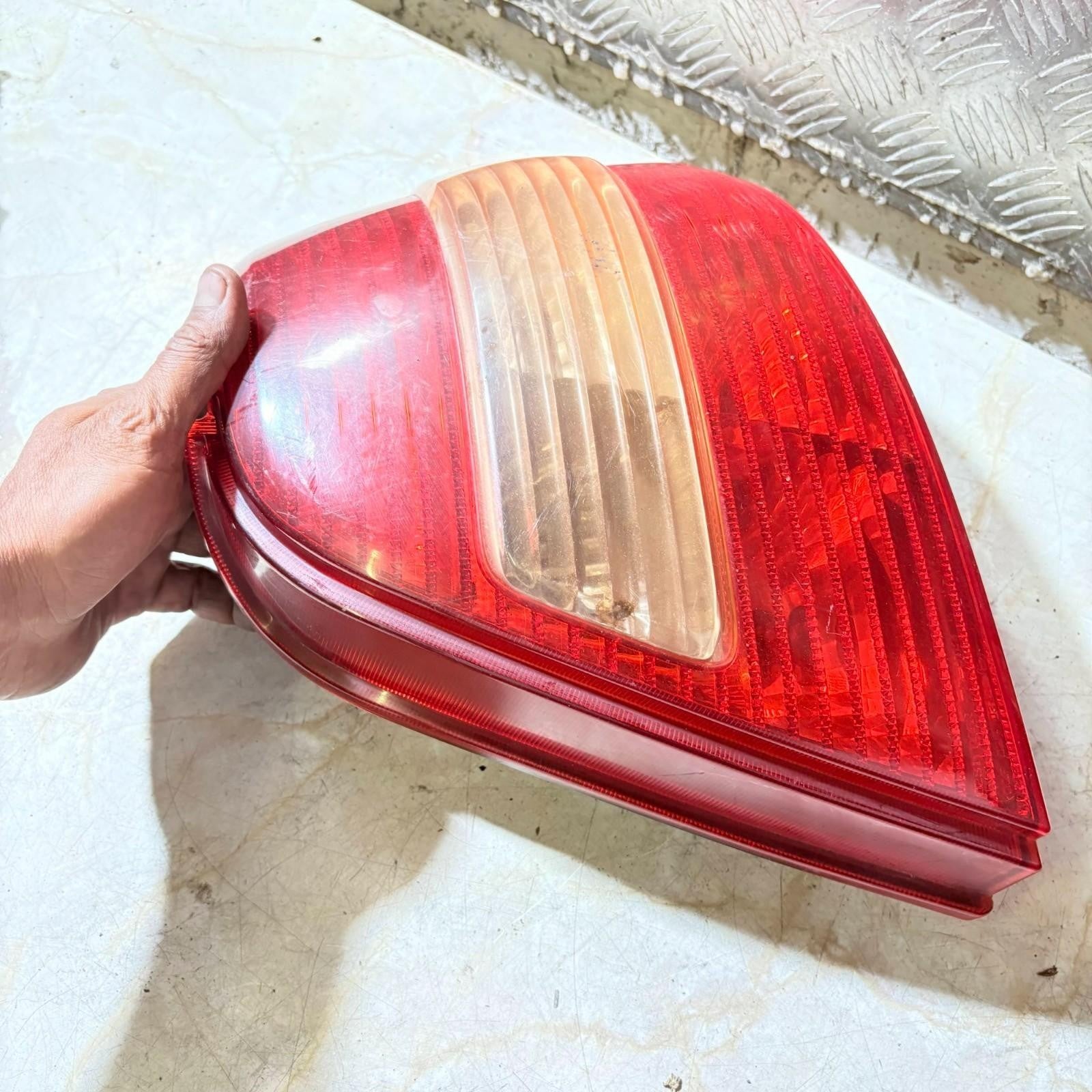 TOYOTA AVENSIS 1997-2003 Rear Light Passenger Rear Left Hatch 5 Door 034N5P
