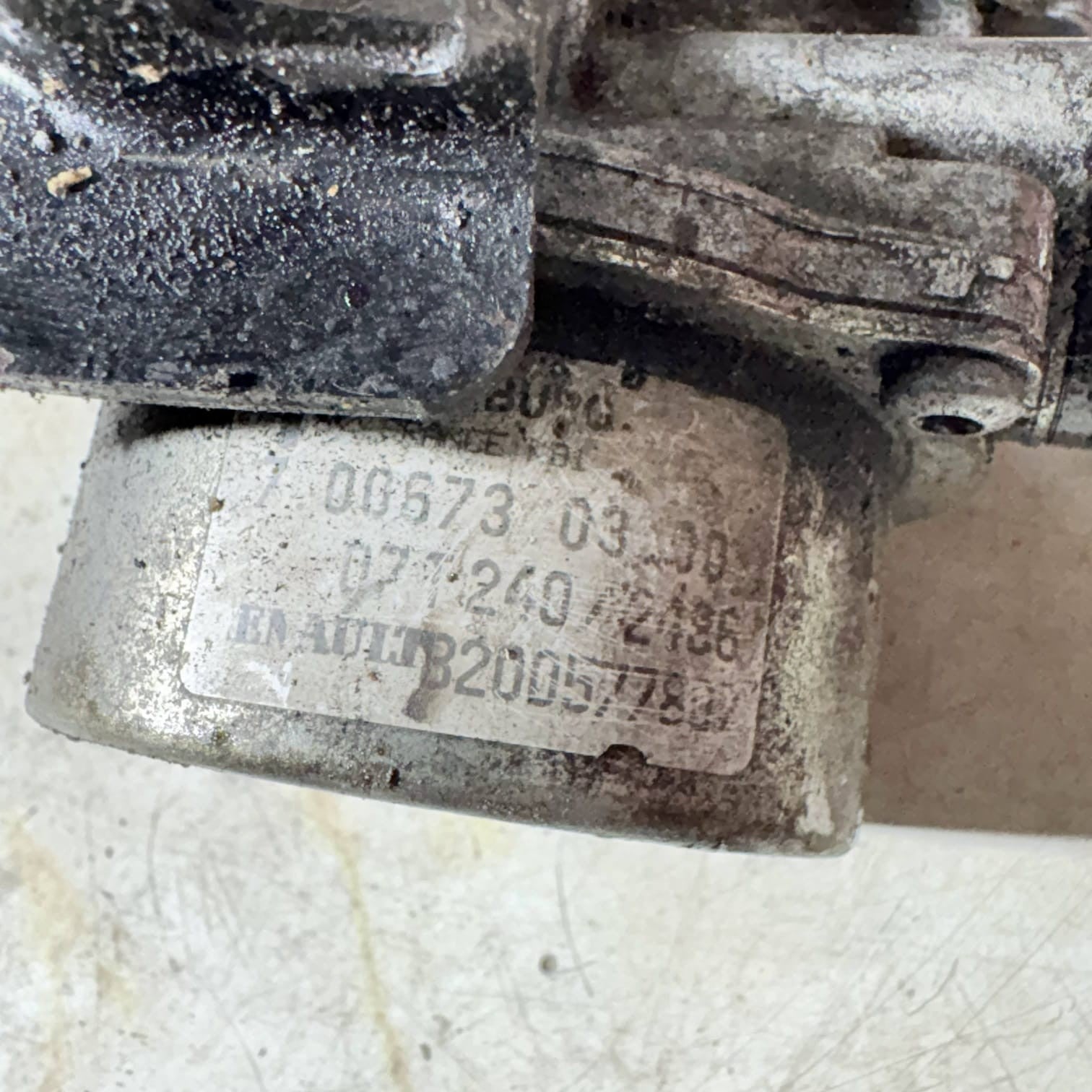 RENAULT CLIO BRAKE VACUUM PUMP 146505272R MK1 8200577807