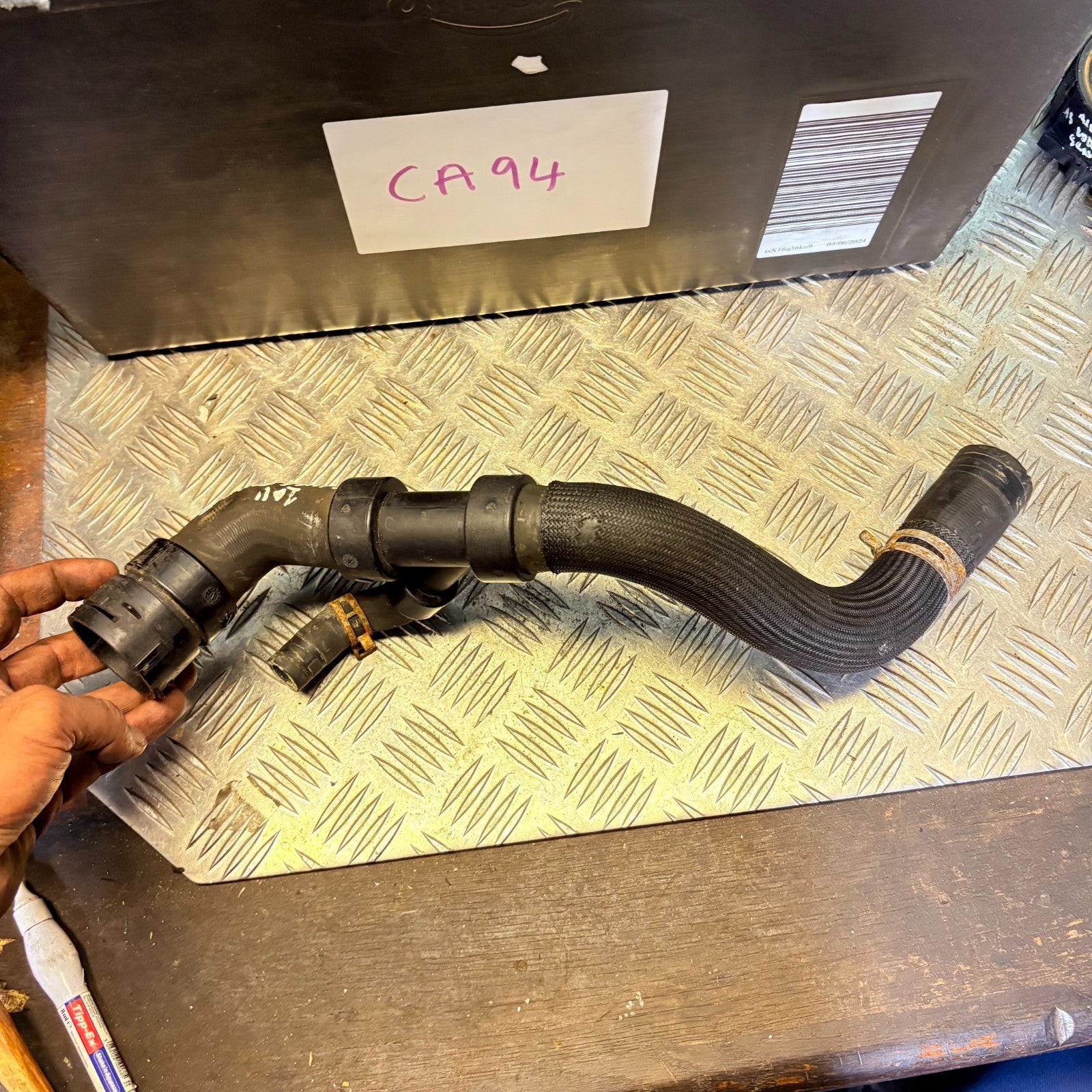 Range Rover 2011 Engine Coolant Pipe Hose S8000163