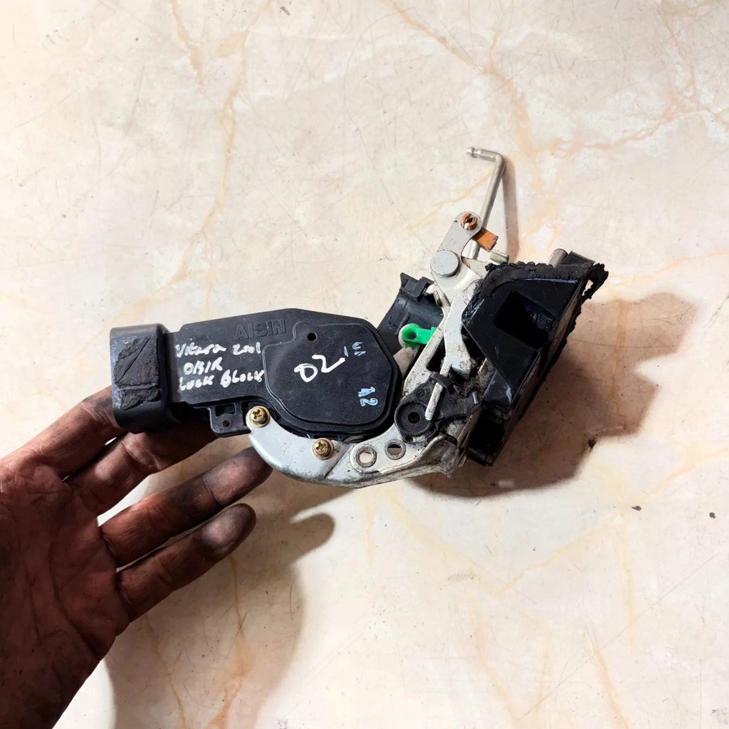 SUZUKI GRAND VITARA 1998-2005 OSR DRIVER REAR DOOR LOCK CATCH