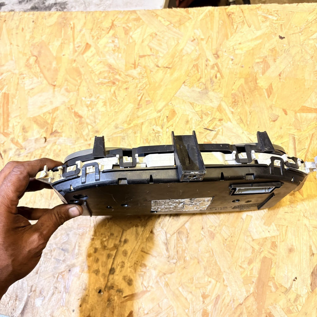 RENAULT CLIO MEGANE II SPEEDOMETER INSTRUMENT CLUSTER CLOCK 2RPF-10A855-AD