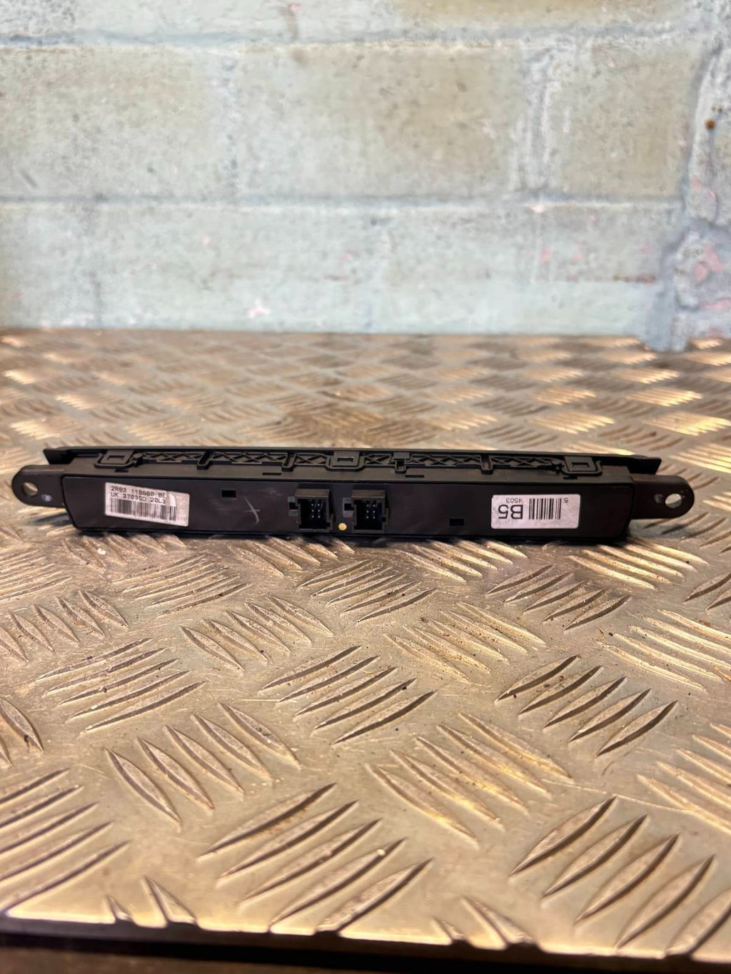 Jaguar S-Type V6 X204 2002-2008 Central Locking Hazard Switch Panel 2R8311B650BE