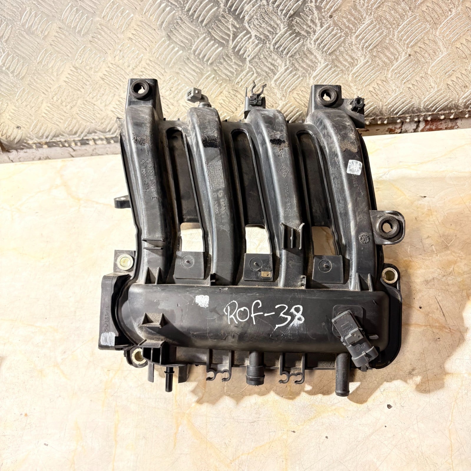 RENAULT CLIO MK4 2012-2019 1.2 PETROL AIR INTAKE MANIFOLD 8200762352