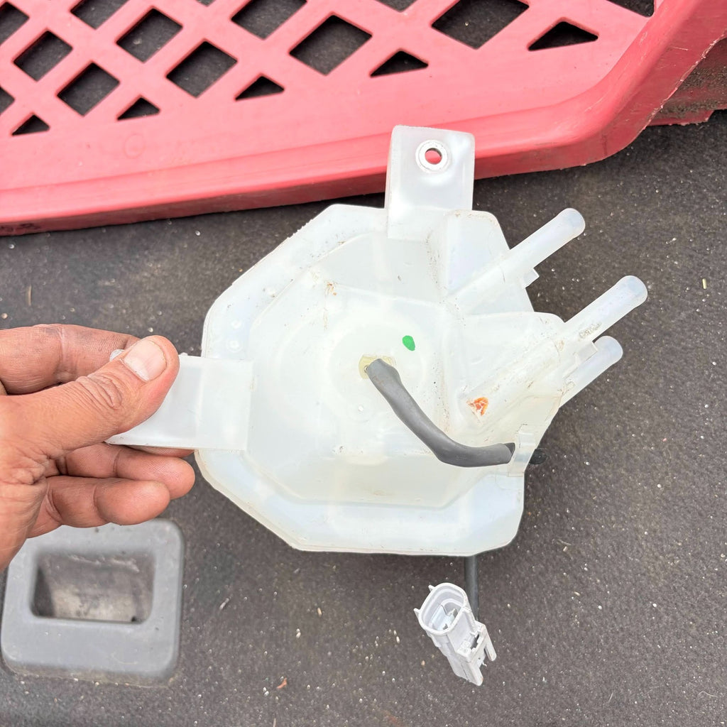 TOYOTA Prius 4 generation (XW50) (2015-2023) Expansion Tank