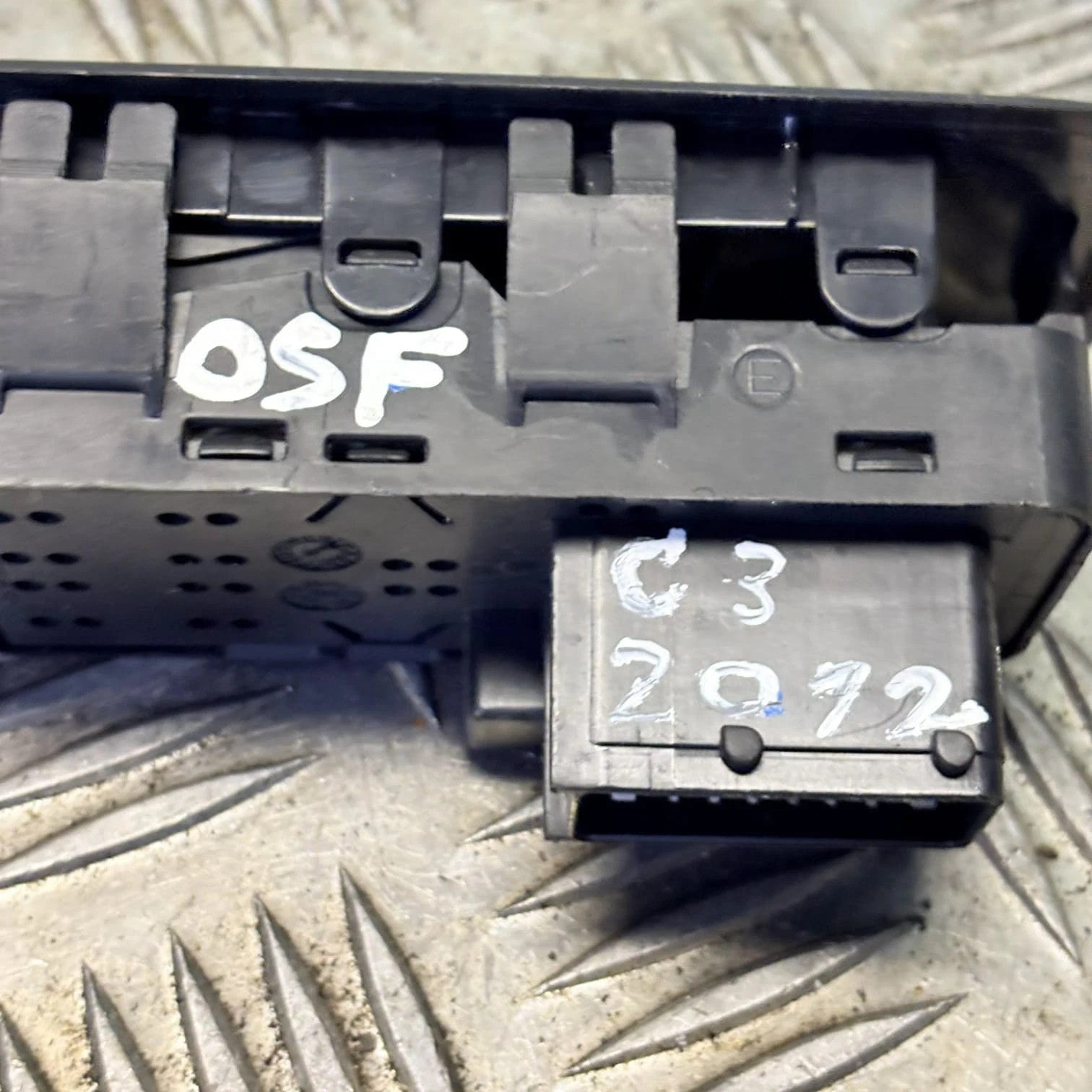 Citroen C3 2009-2016 Front Right RHD Driver Window Mirror Switch 96637529XT