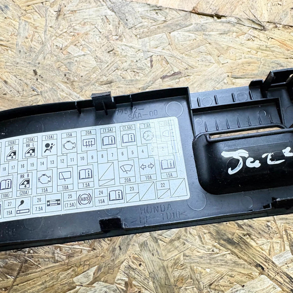HONDA JAZZ 01-08 INTERIOR DASH FUSE BOX COVER LID BLACK TRIM