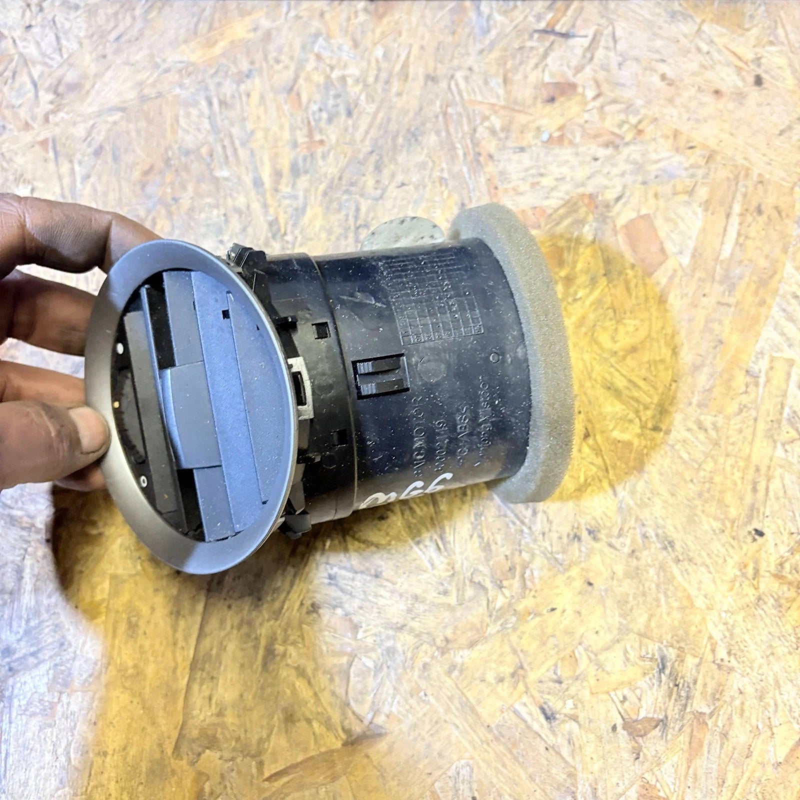MG 6 DASHBOARD AIR VENT FRONT DRIVER RIGHT SIDE 2012