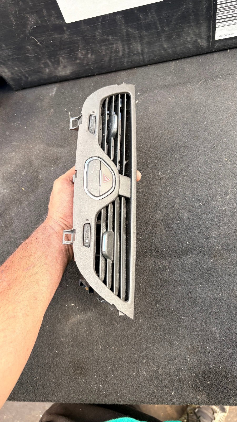 Vauxhall Opel Corsa E 2014-2019 Centre Dash Air Vents Hazard Switch 13377949