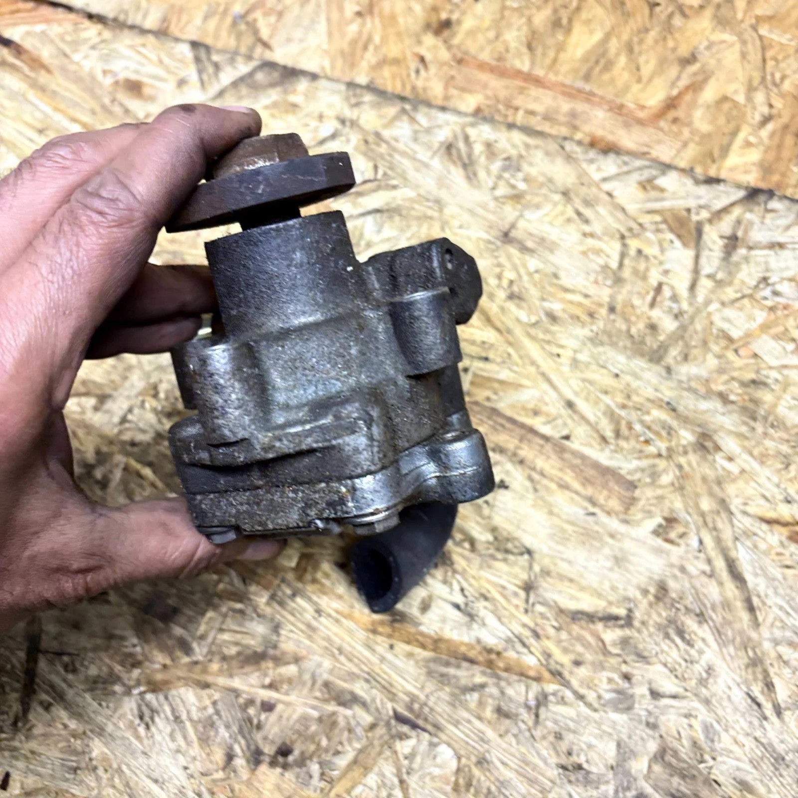 Audi A4 B5 1.8 20V Power Steering Pump 1994-2000 8D0145156L KYB No Pulley