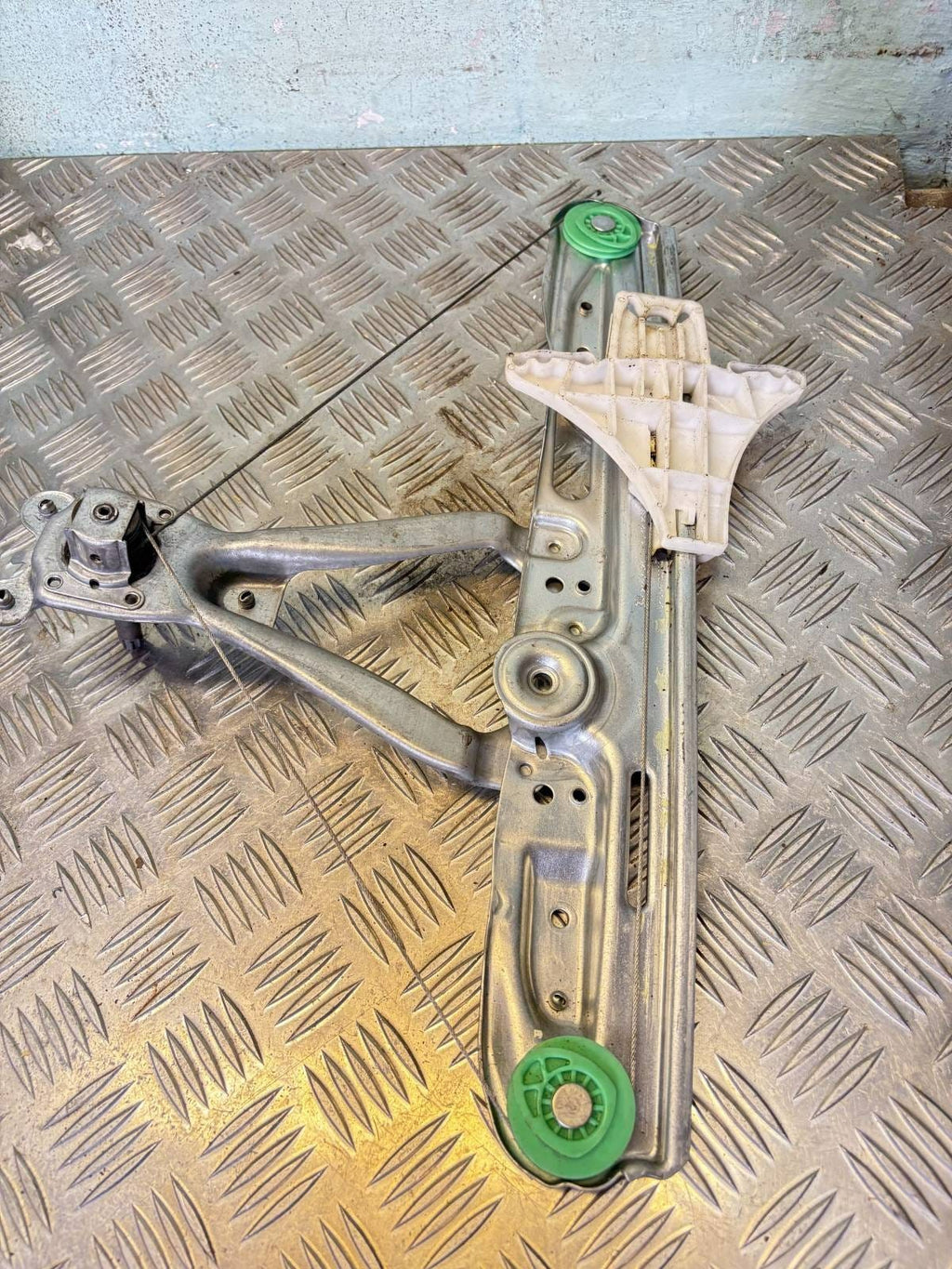 VAUXHALL VECTRA C 06-08 WINDOW REGULATOR MANUAL REAR PASSENGER SIDE NEARSIDE2004