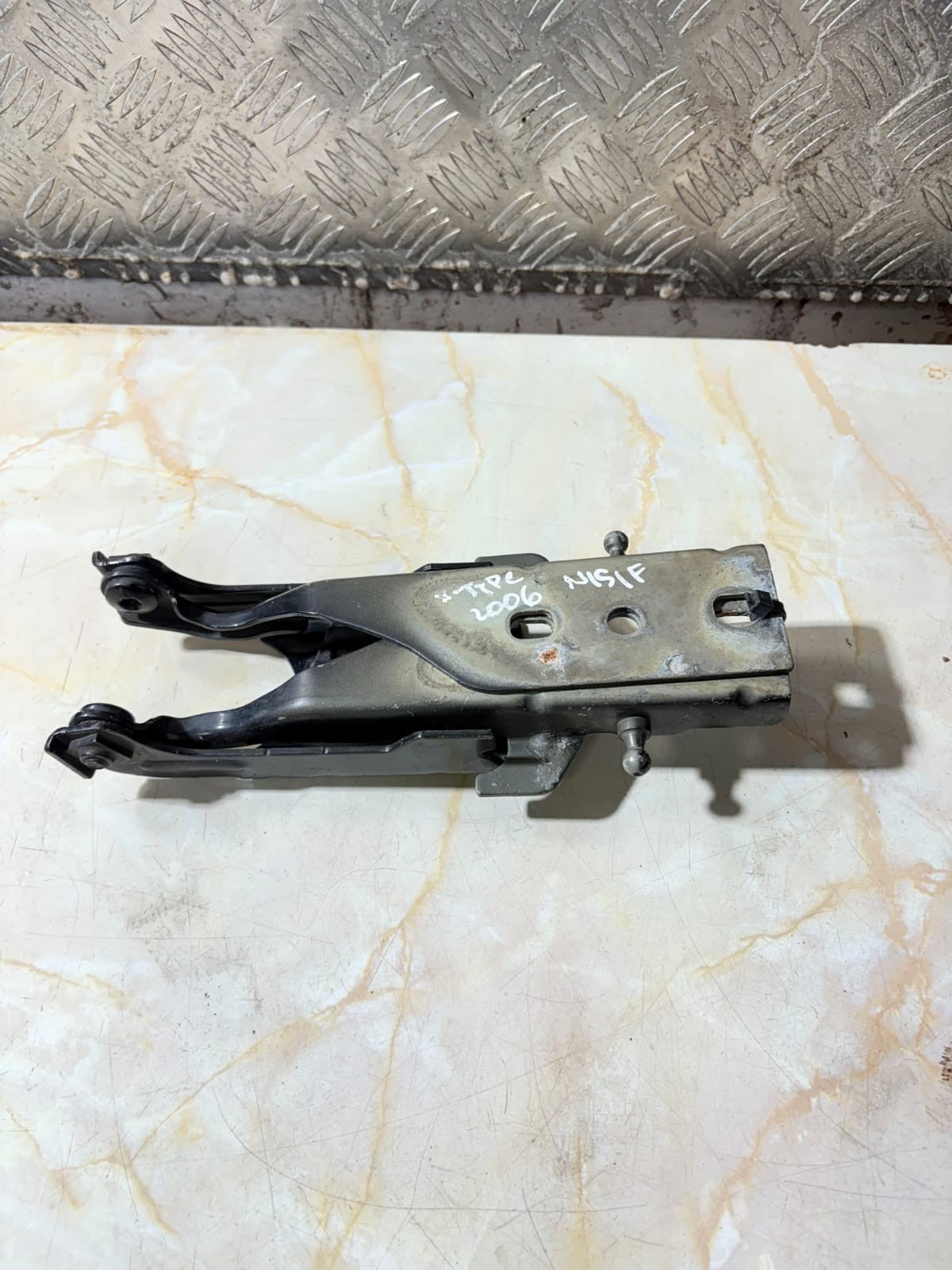 JAGUAR X-TYPE BONNET HINGE FRONT LEFT 1X43-16800-AH 2006