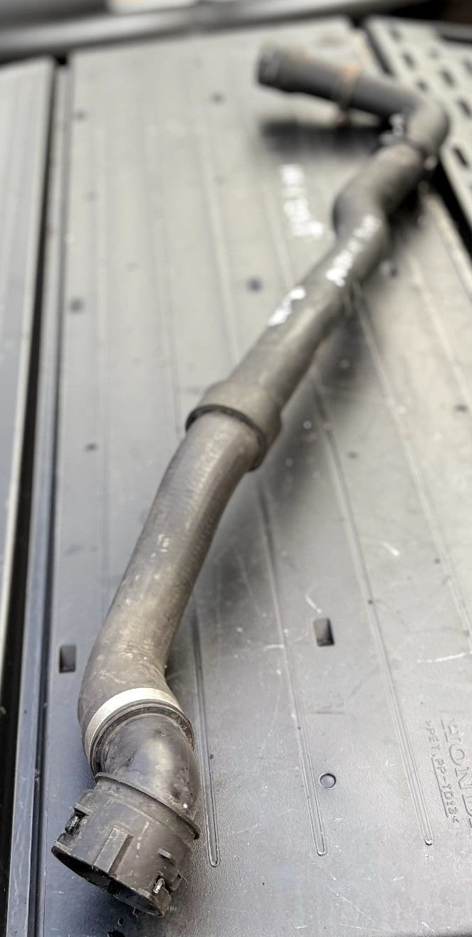 Porsche Cayenne 955 957 3.2 Radiator Coolant Water Pipe Top Hose 7L0122101E 2004