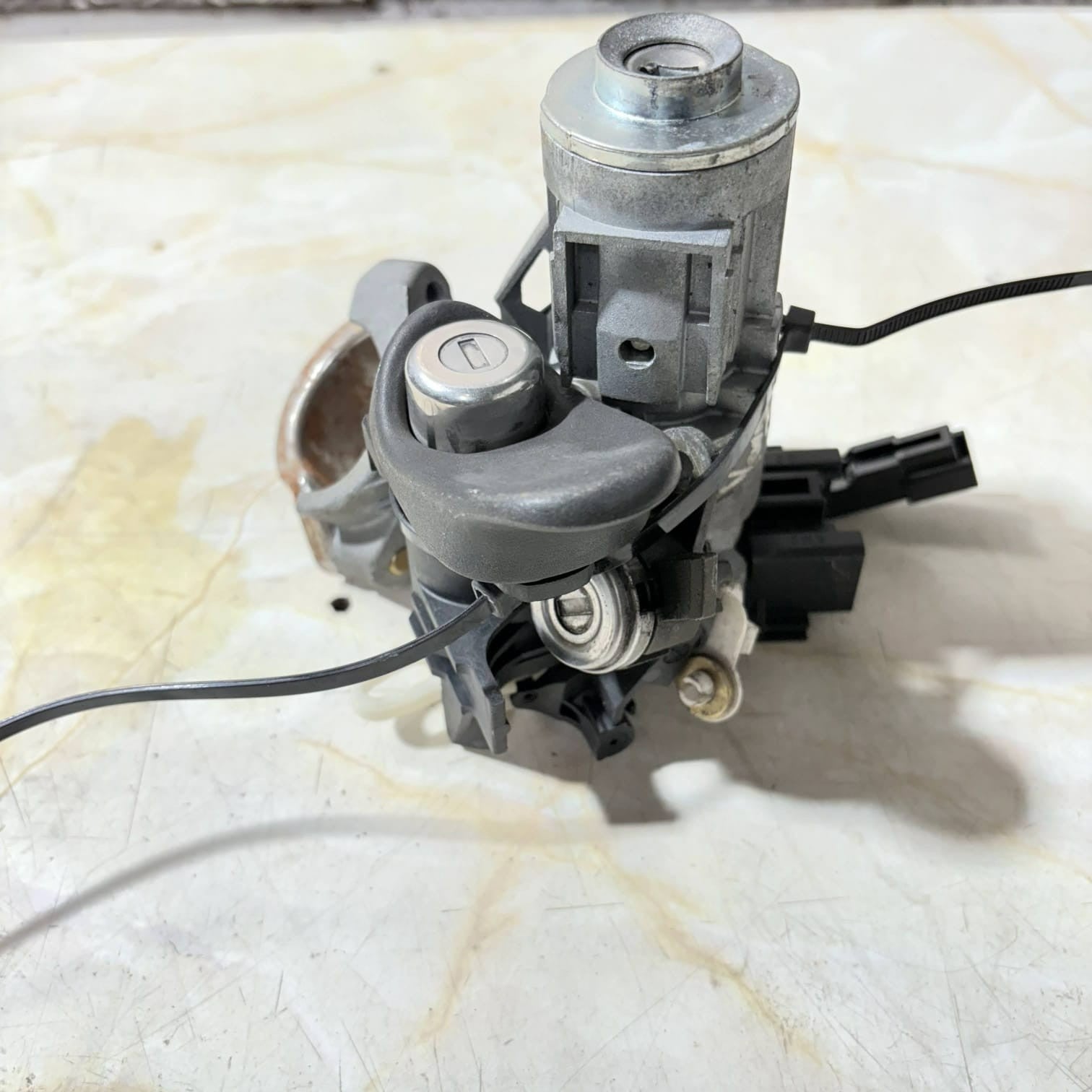 MIRAGE V Ignition Lock Barrel +Key U-SHIN LTD HONDA