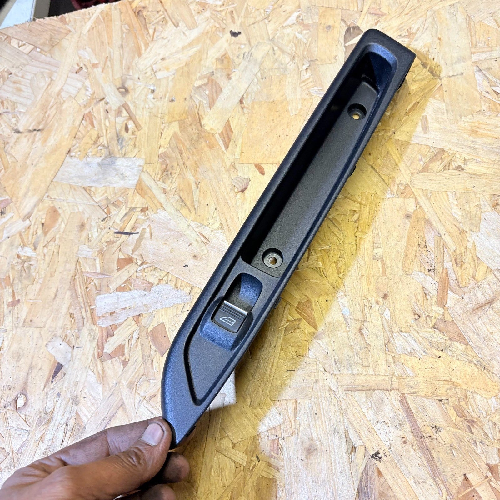 Ford B-Max 2012 WINDOW SWITCH & TRIM REAR RIGHT SIDE AV11-R226A36-ACW