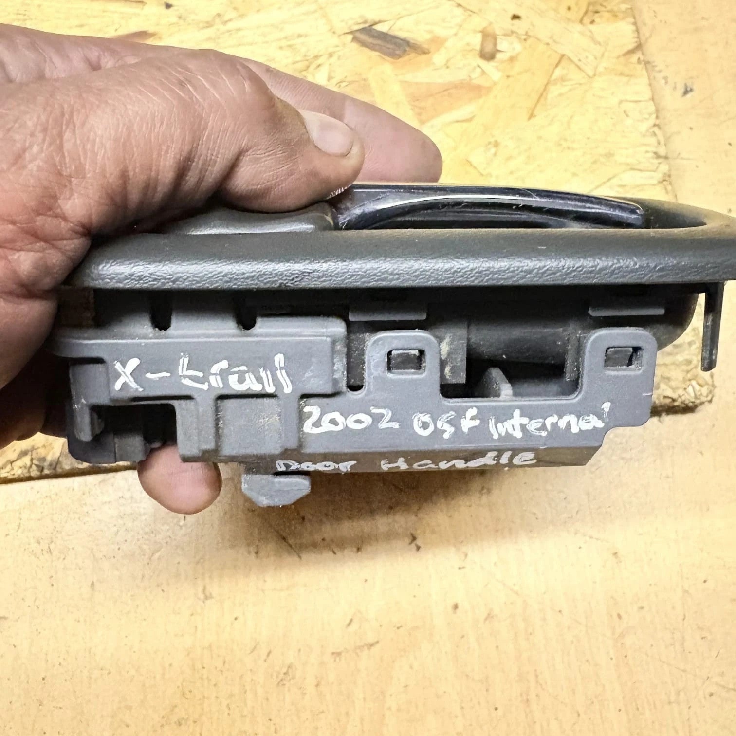 Nissan X-Trail T30 2002 Driver Front door interior handle DEV315339