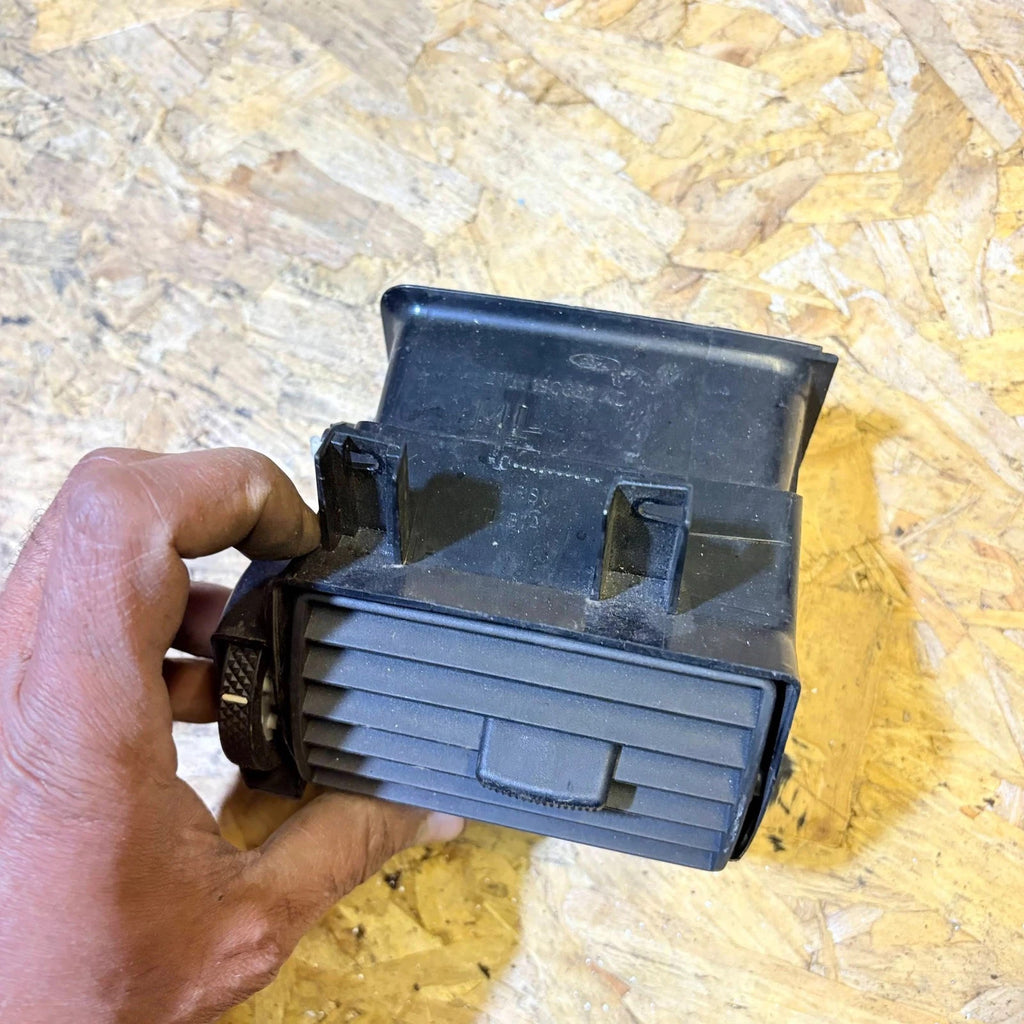 Ford Transit Connect Tourneo Connect Mk1 2002-2012 Centre Dash Vent 2T1H19893AD