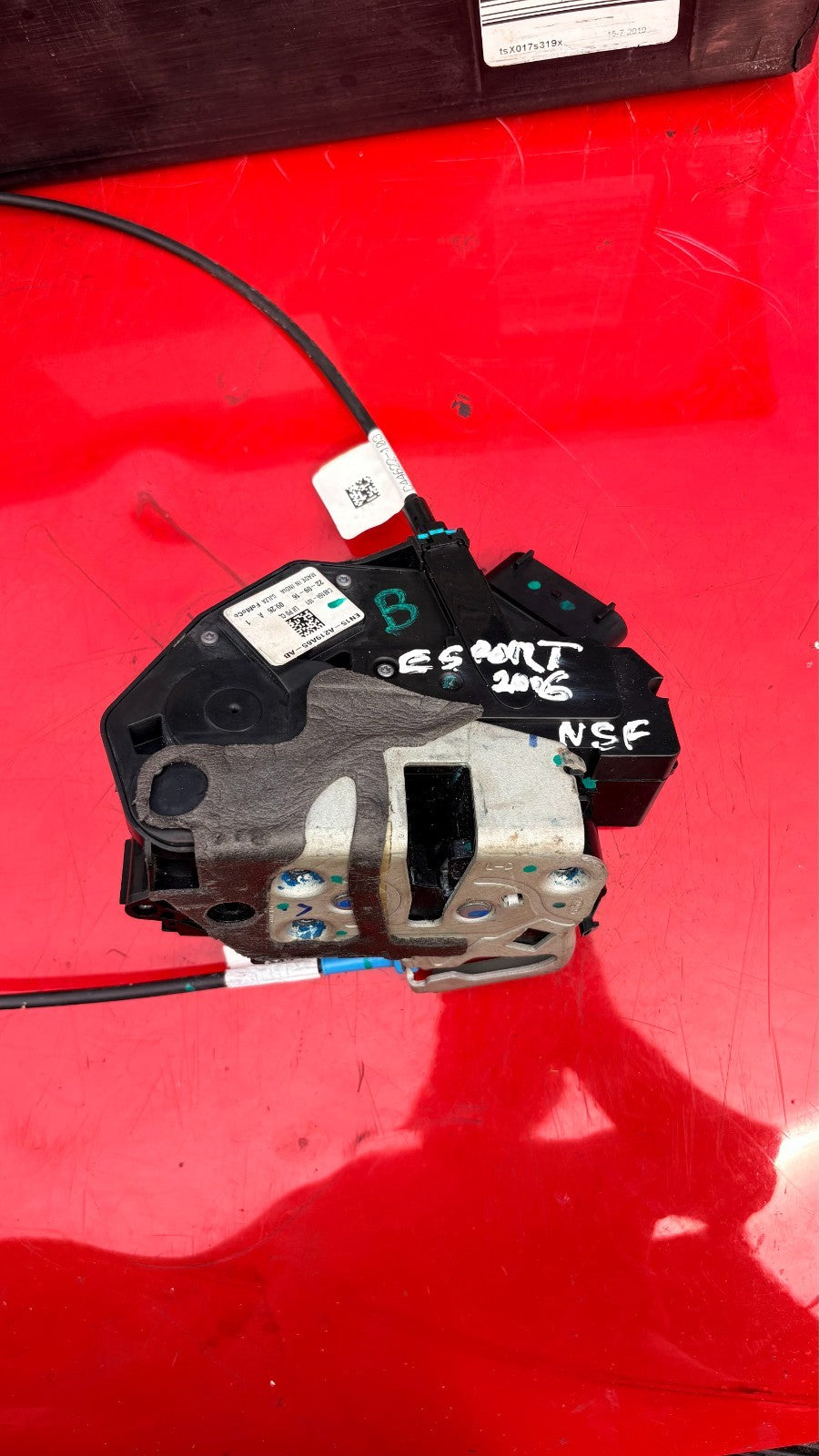 FORD ECOSPORT DOOR LOCK FRONT LEFT EN15-A219A65-AB 2016