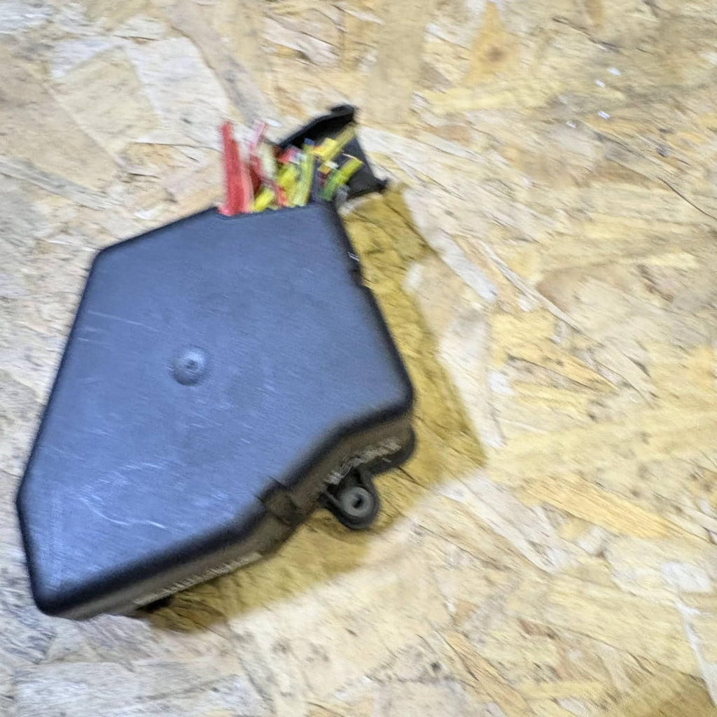 Audi A4 B5 8D2 1.9 TDI AFN/AVG Fuse Box Relay Panel 1995-2000 UK857764-68